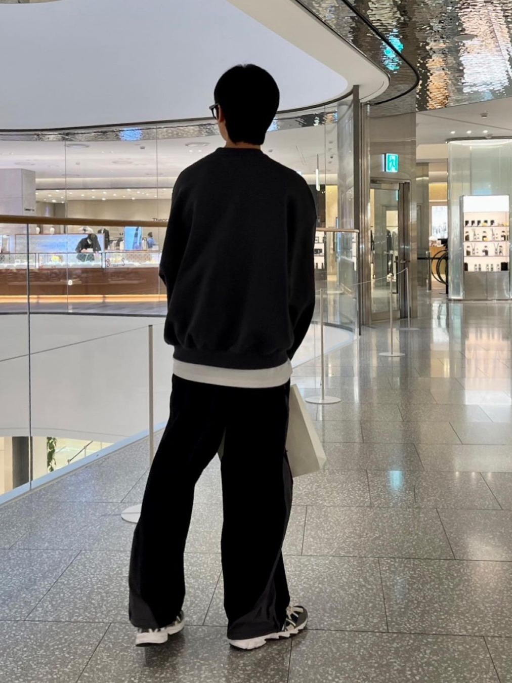Art Of Field Round Colorway Pintuck Pants Black 착용 스타일 - 2