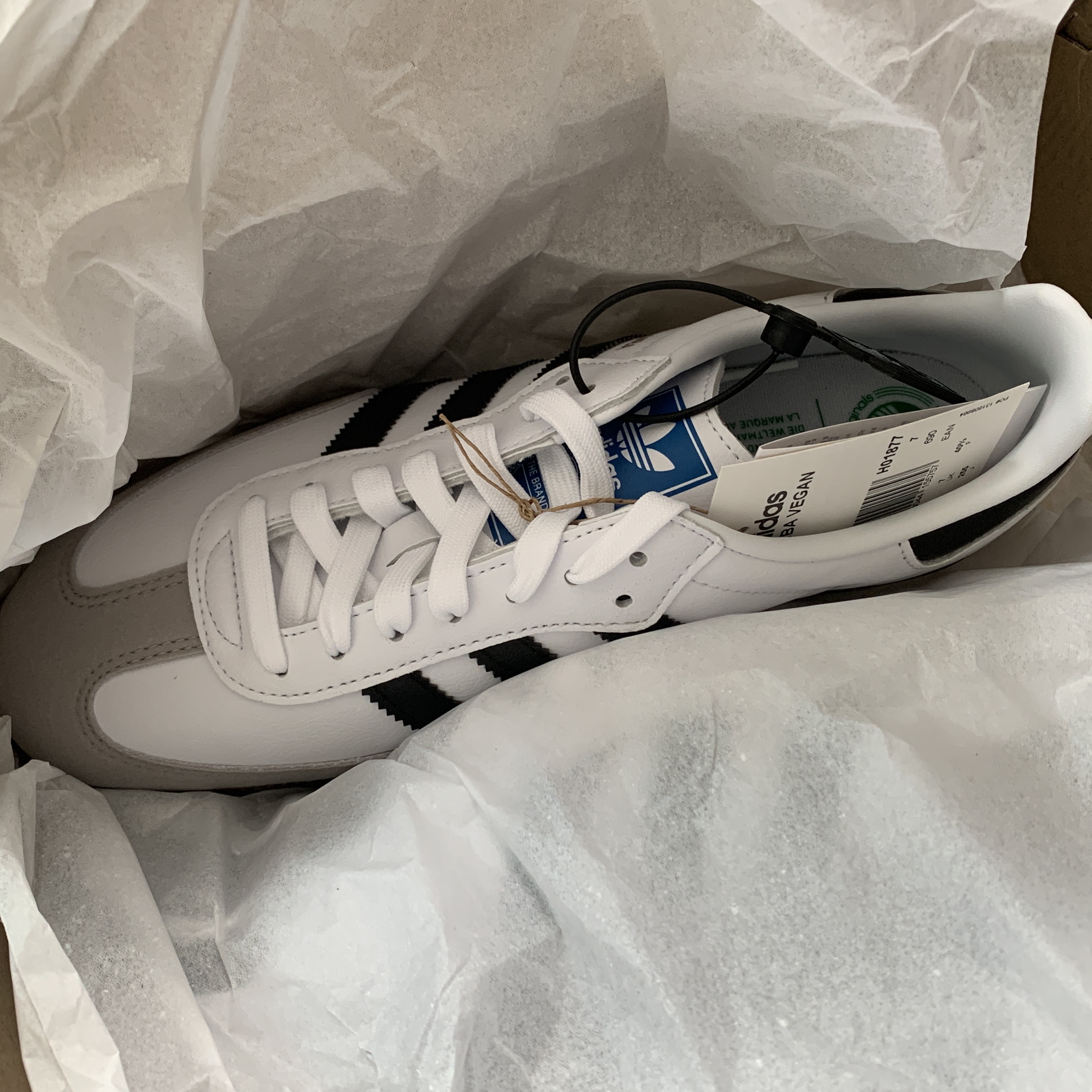 Adidas Samba Vegan White Black 착용 스타일 - 2