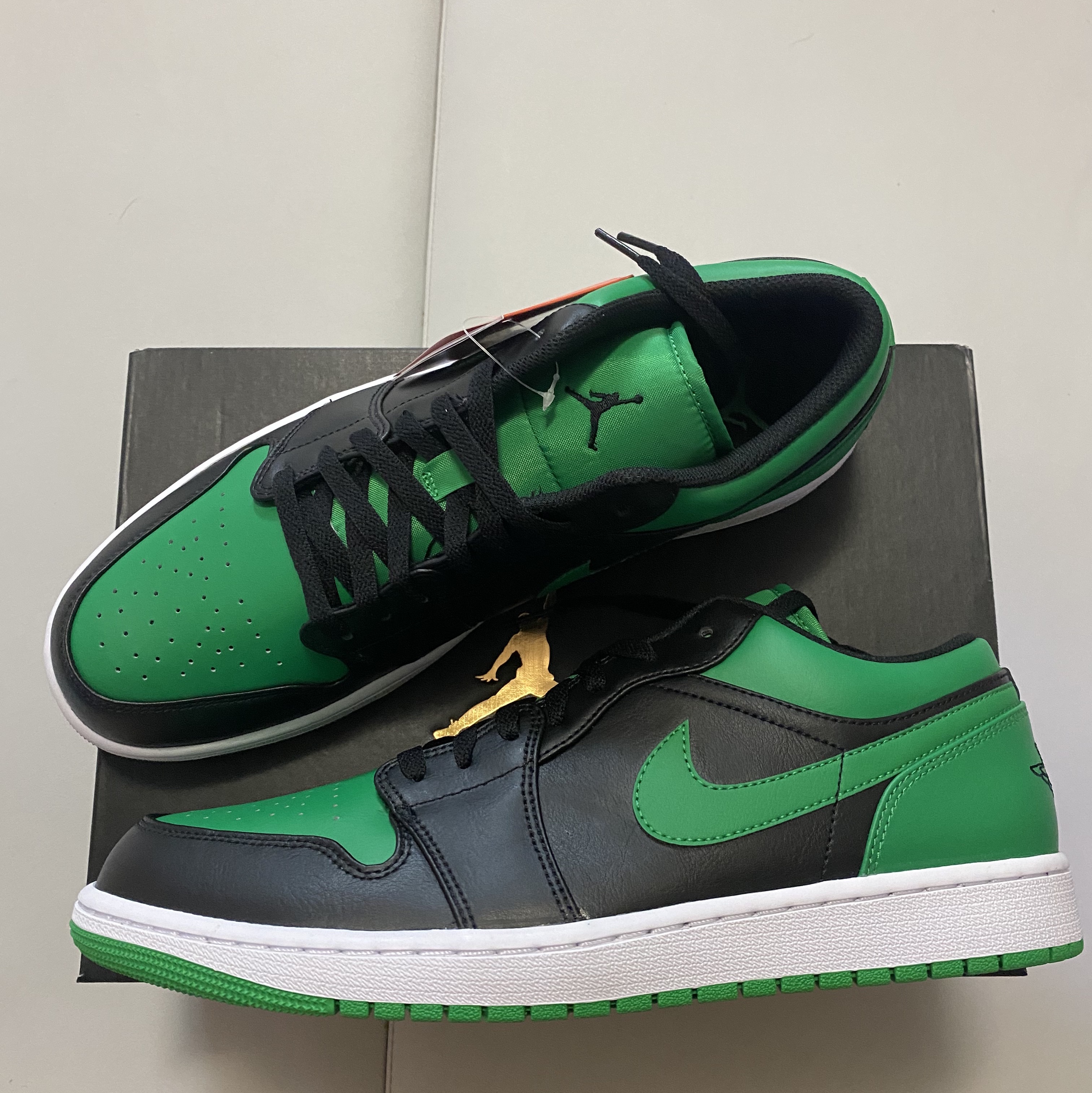 Jordan 1 Low Lucky Green 착용 스타일 - 2