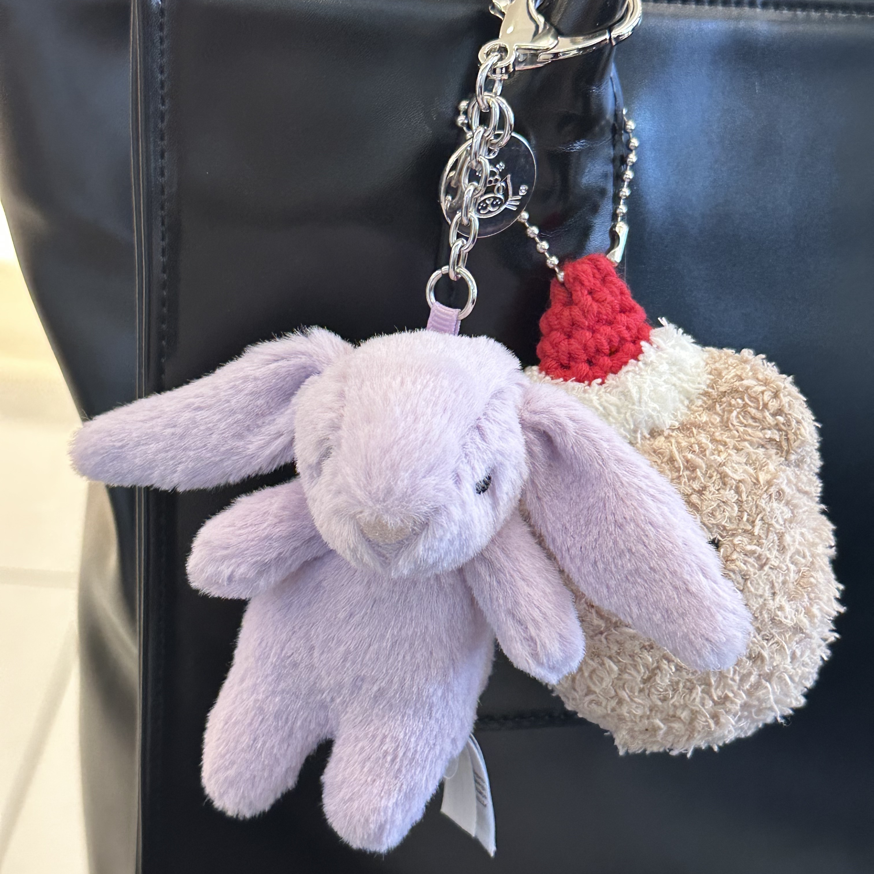 Jellycat Bashful Bunny Bag Charm Lavender 착용 스타일