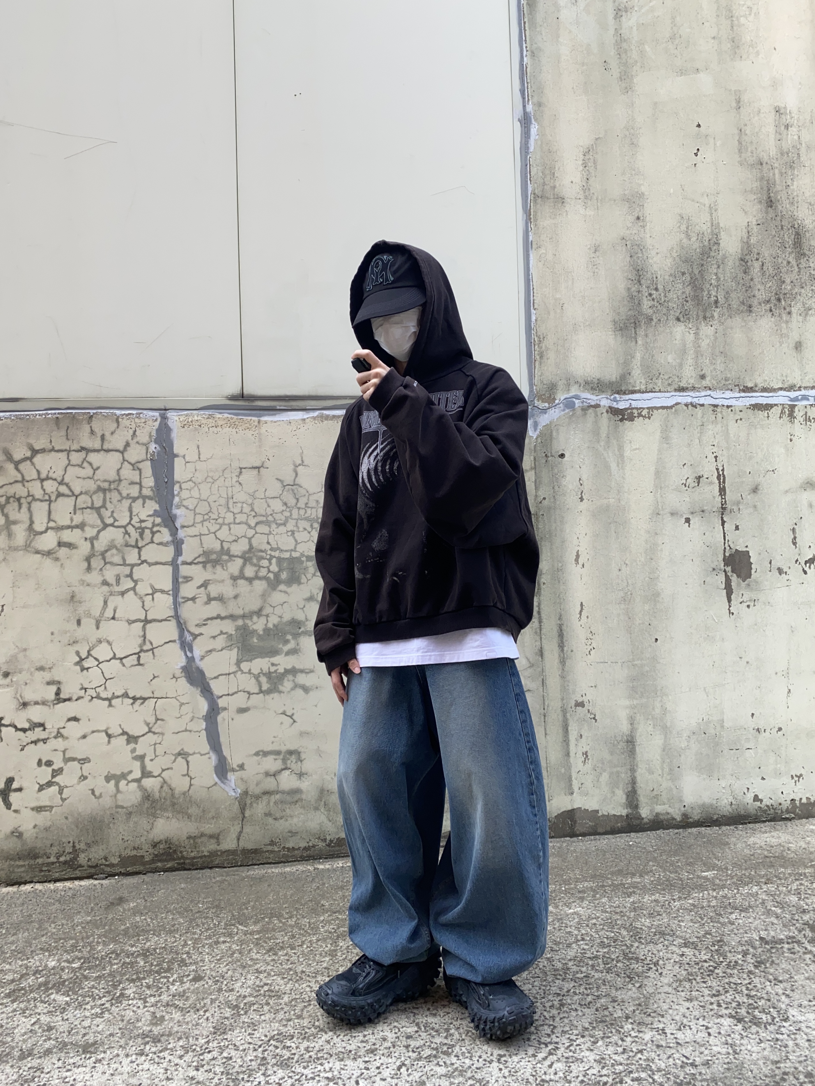 Project G/R Mind Slaughter Vintage Washeed Hoodie Black, Balenciaga Defender Sneakers Black 착용 스타일 - 2