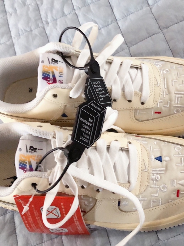 (W) Nike Air Force 1 '07 LV8 Hangul Day 착용 스타일 - 2