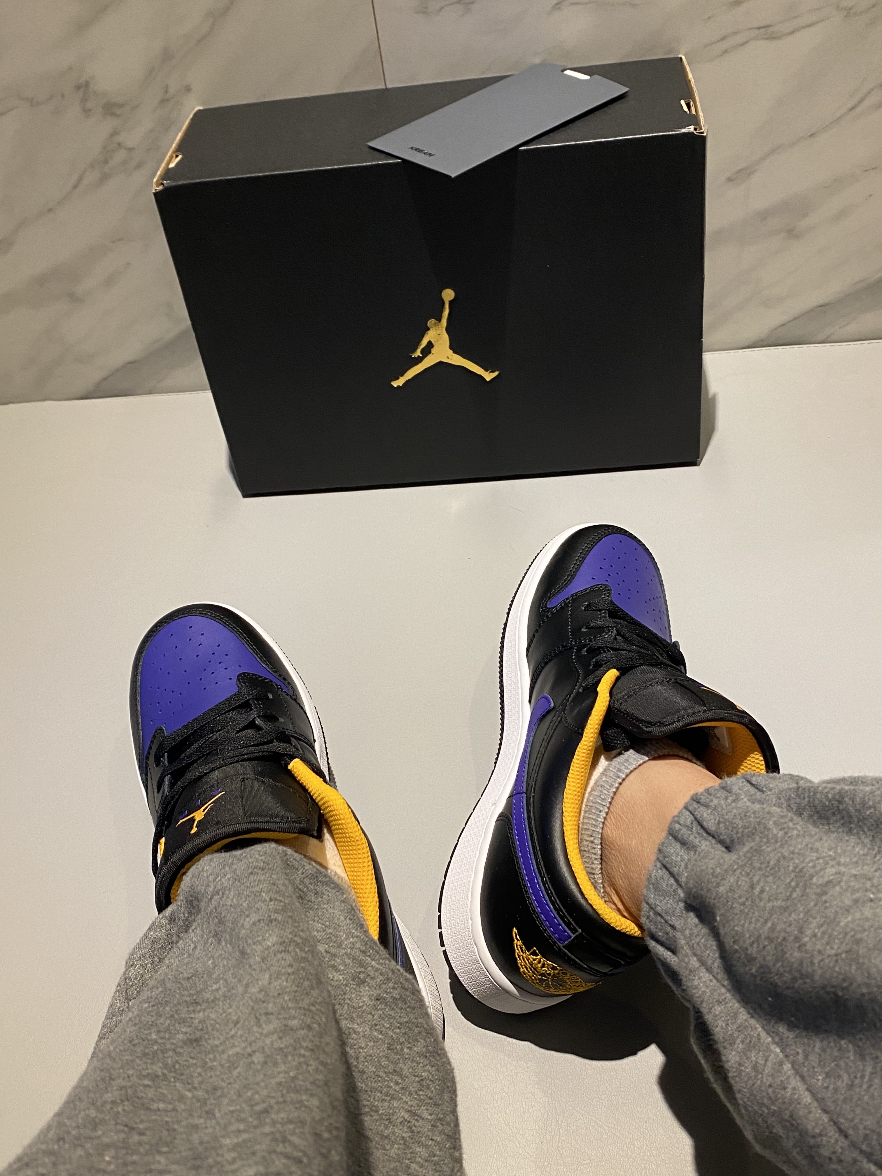 (GS) Jordan 1 Low Black Dark Concord 착용 스타일 - 1