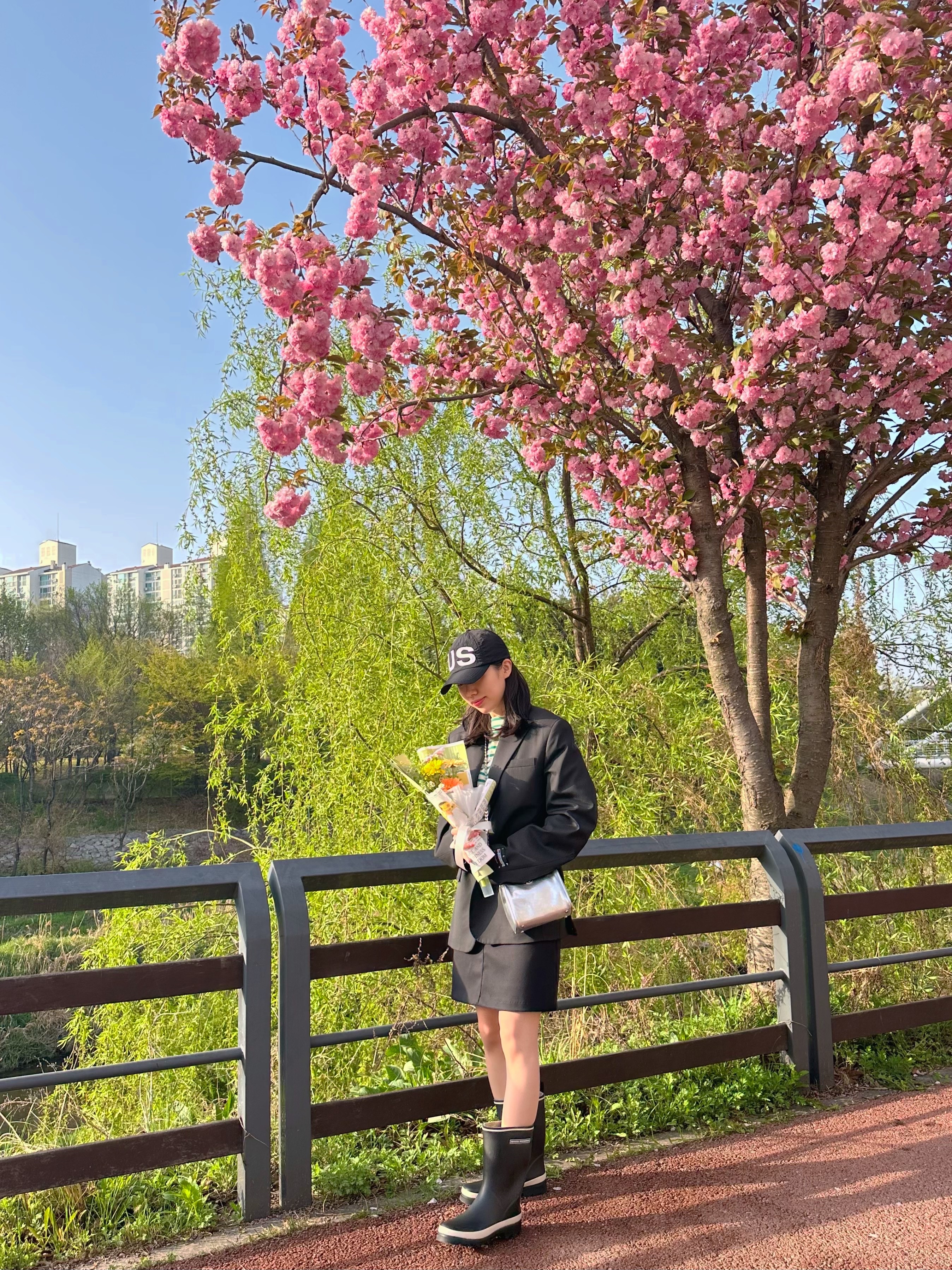 Zara x Ader Error Oversize Blazer Black, s/e/o Us Cap Black 착용 스타일