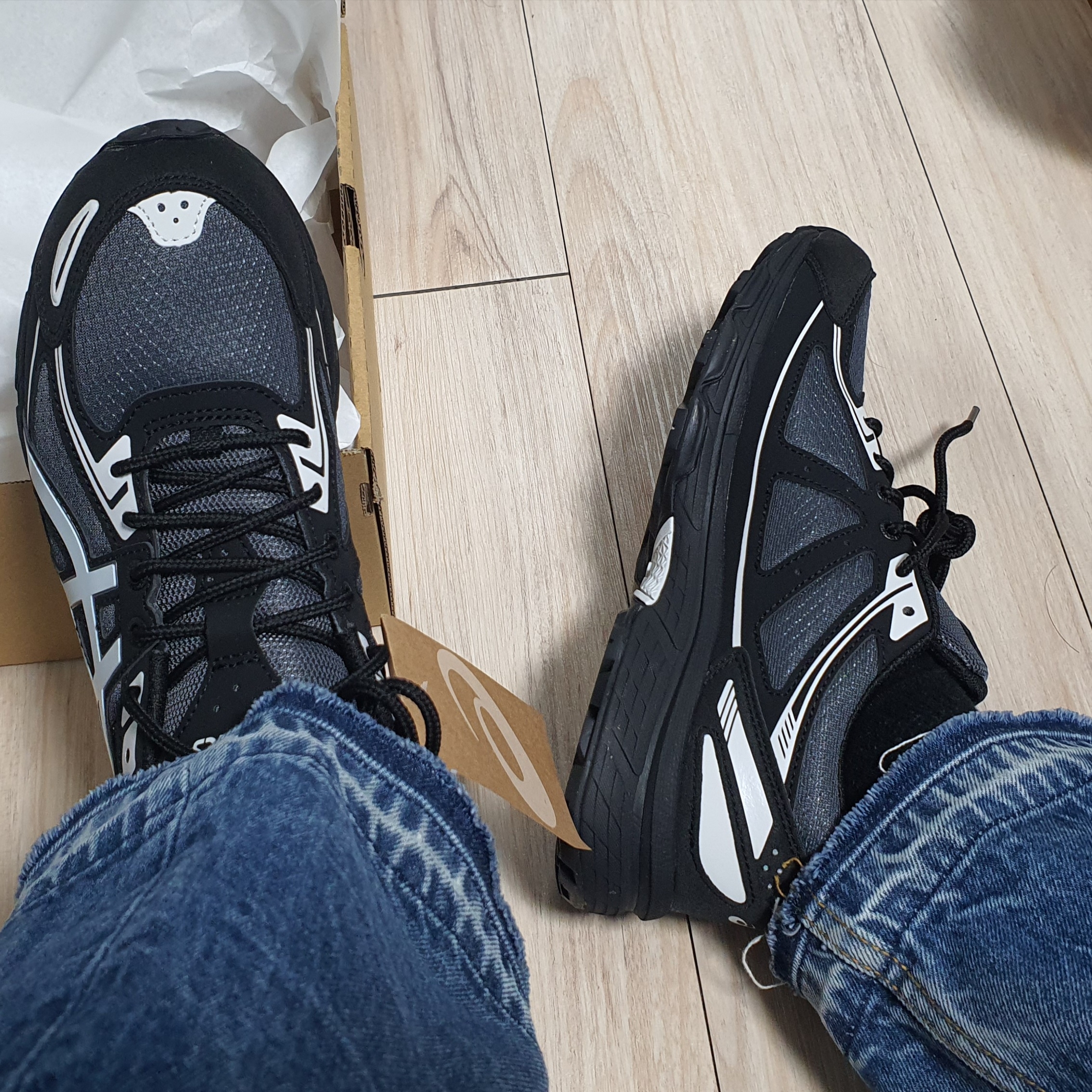 Asics Gel-Venture 6 Carrier Grey 착용 스타일