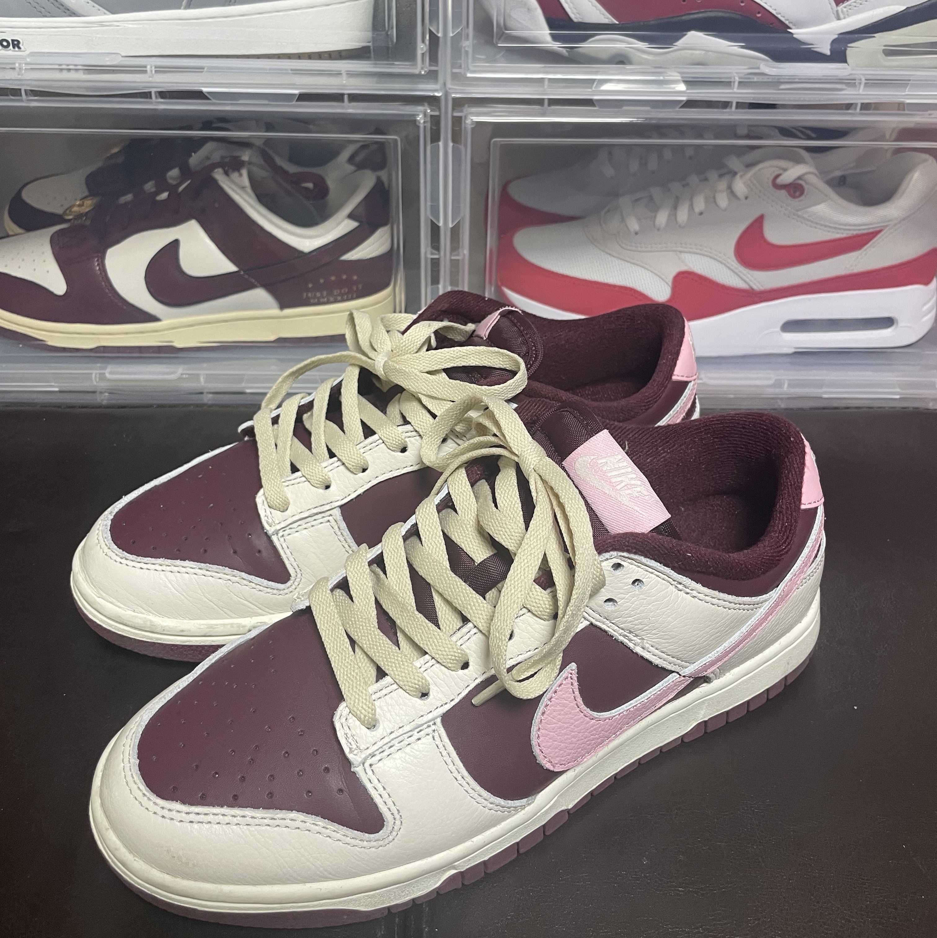 NIke Dunk Low Retro Night Maroon and Medium Soft Pink 착용 스타일