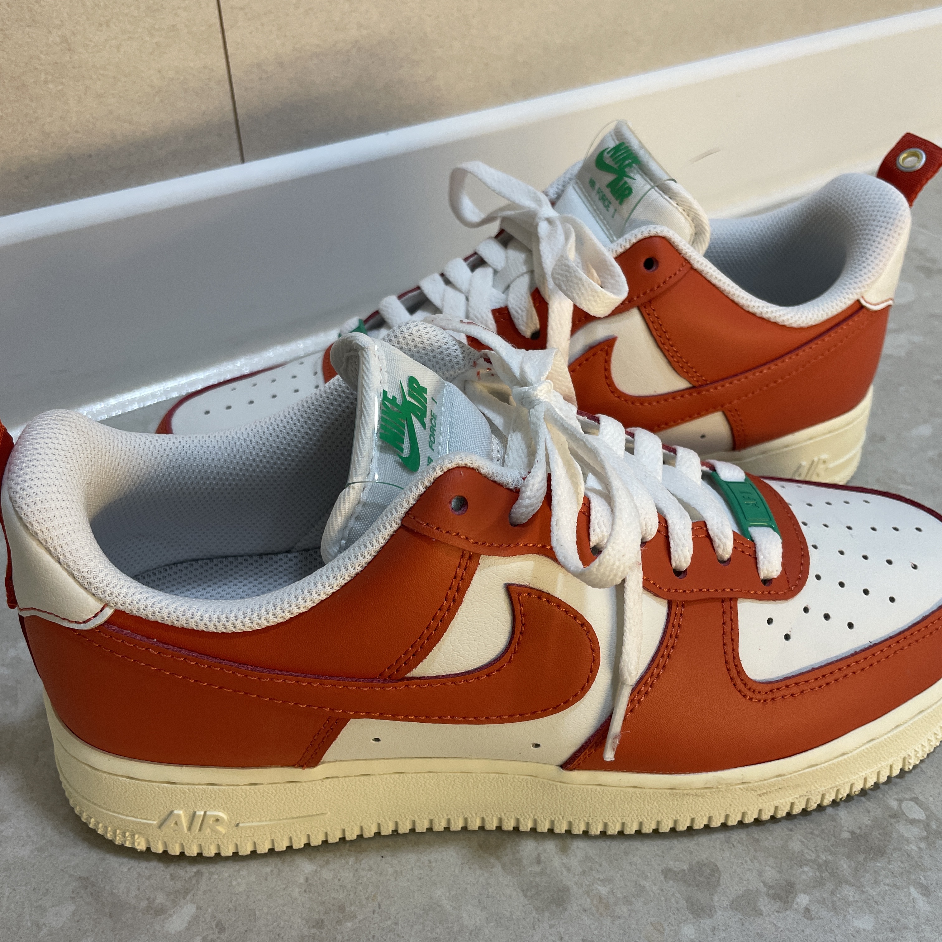 Nike Air Force 1 '07 LV8 Pojangmacha 착용 스타일