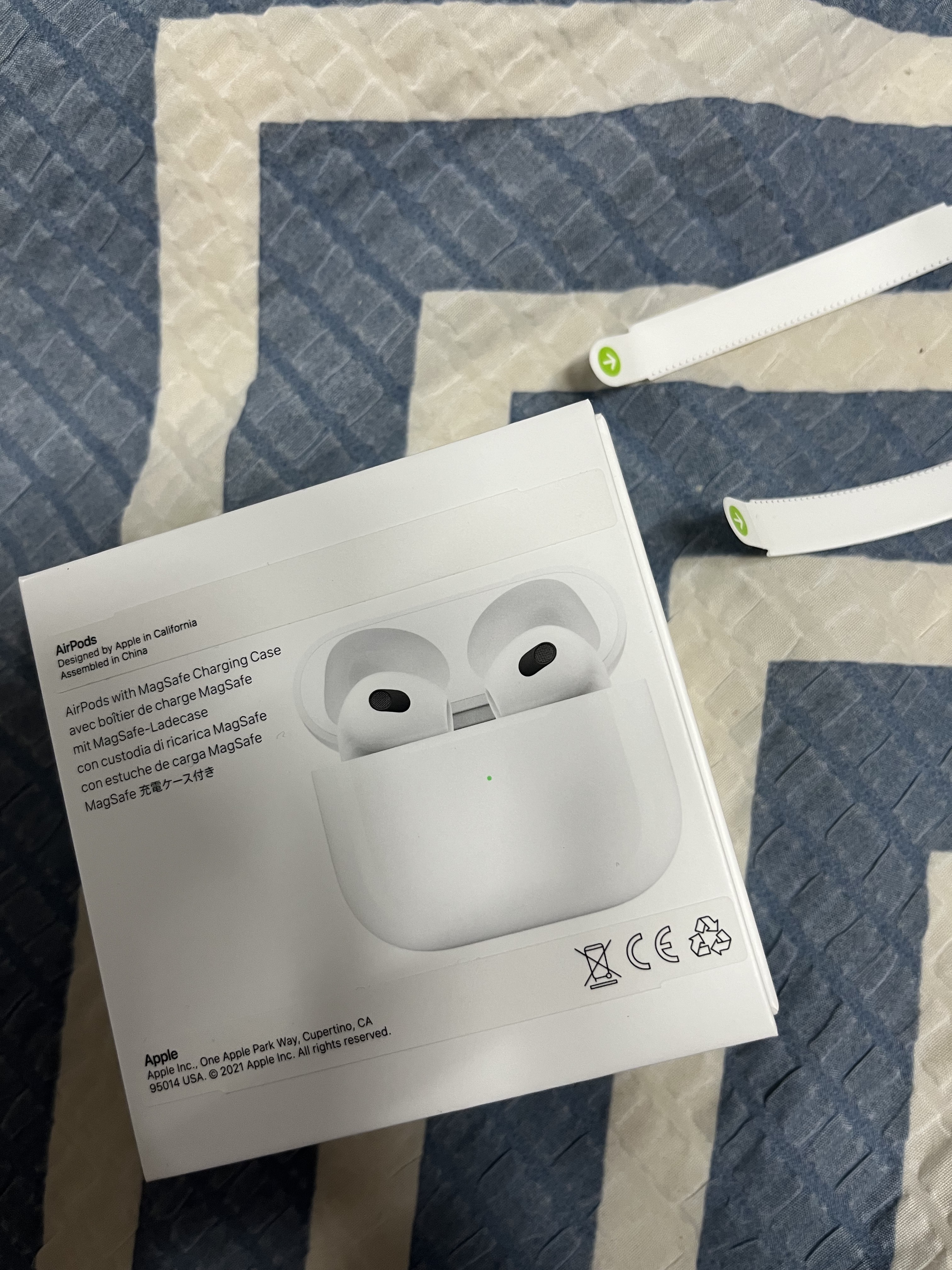 Apple Airpods 3rd Gen with MagSafe Charging Case (Korean Ver.) 착용 스타일 - 3