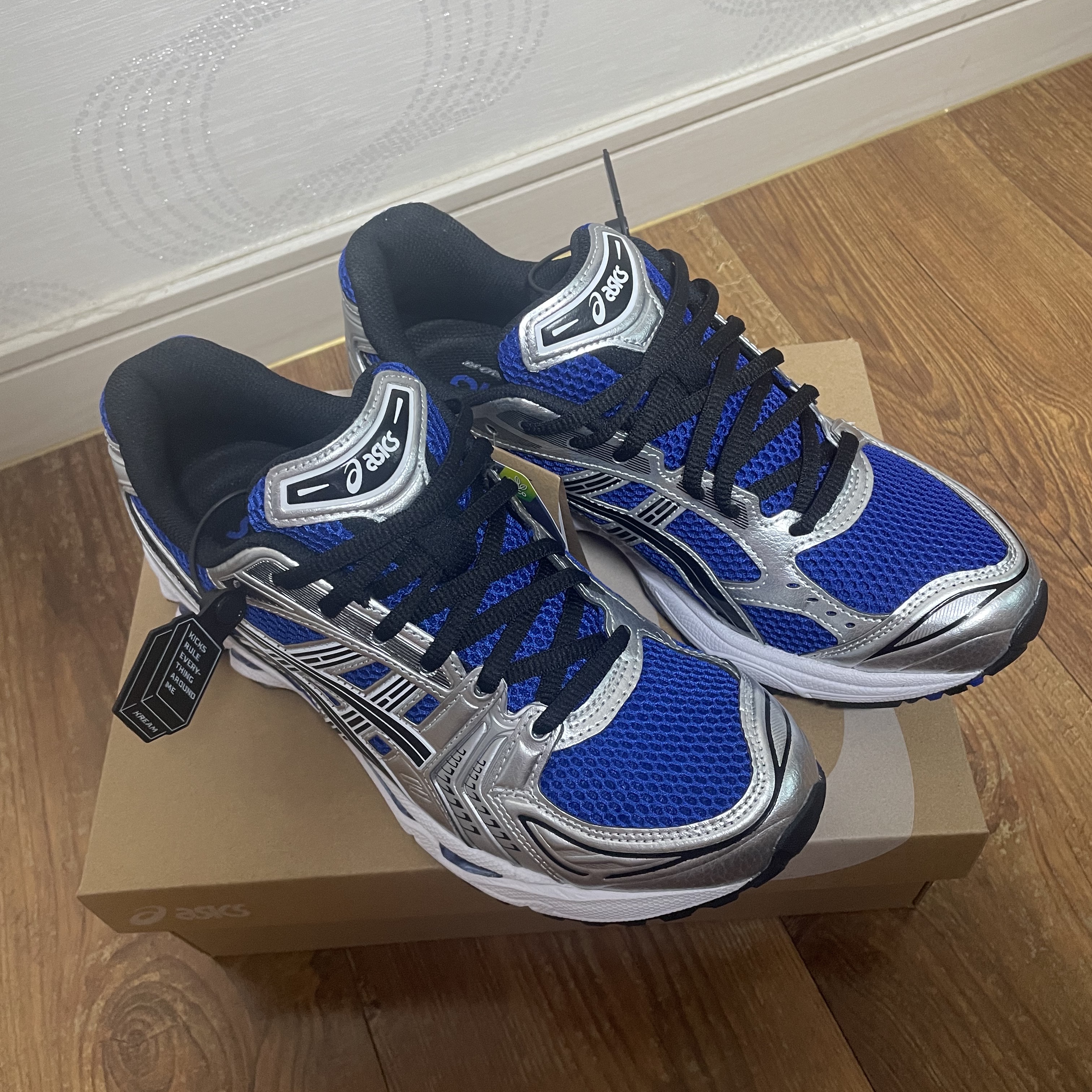 Asics Gel-Kayano 14 Monaco Blue Black 착용 스타일 - 4