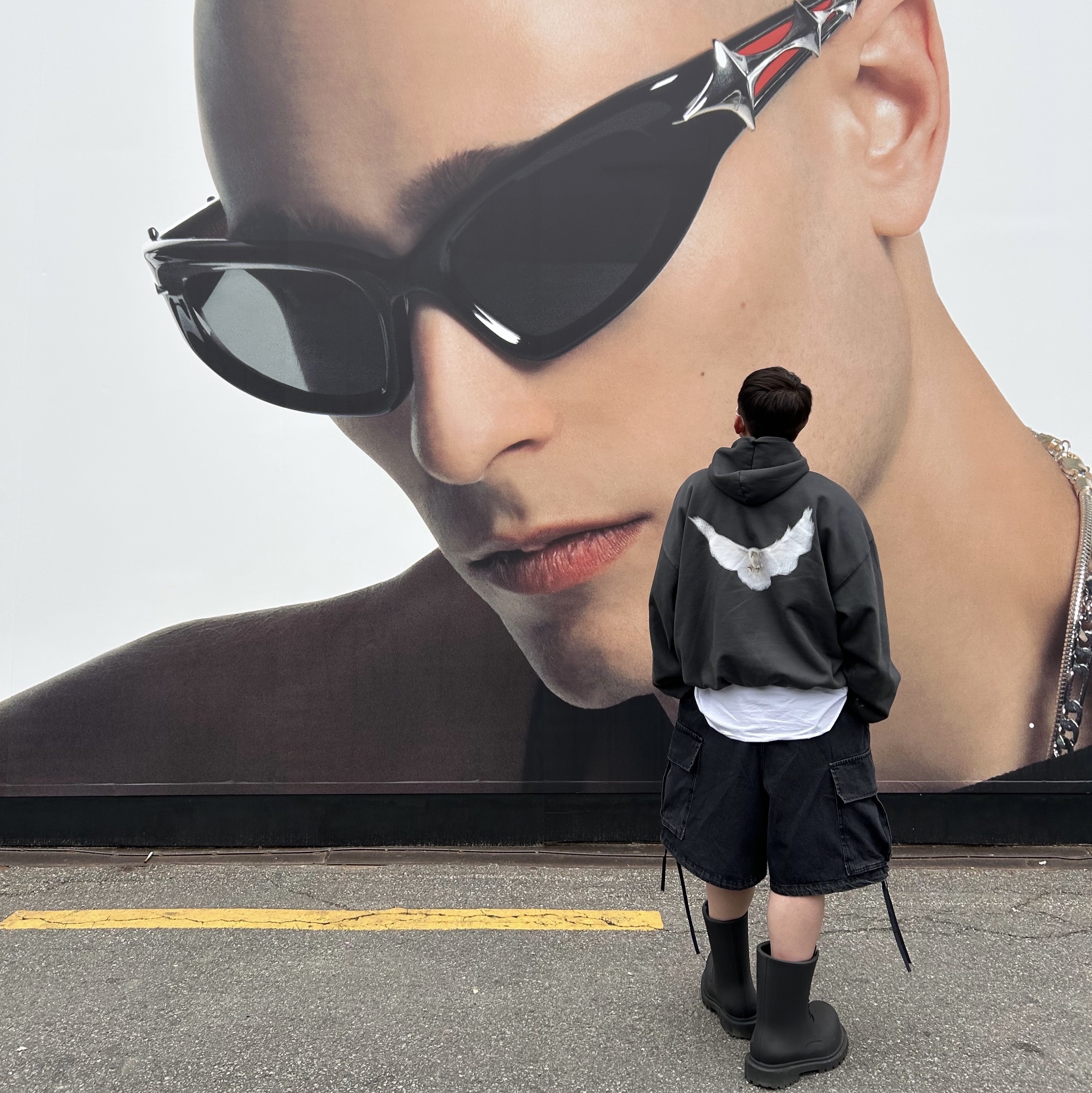 Balenciaga XL Army Boots Full Eva Black, Yeezy Gap Engineered By Balenciaga Dove Hoodie Black 착용 스타일 - 1