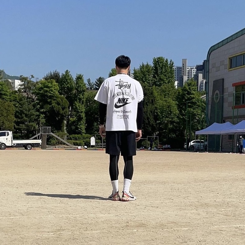 Nike x Stussy T-Shirt White (DV1774-100) 착용 스타일