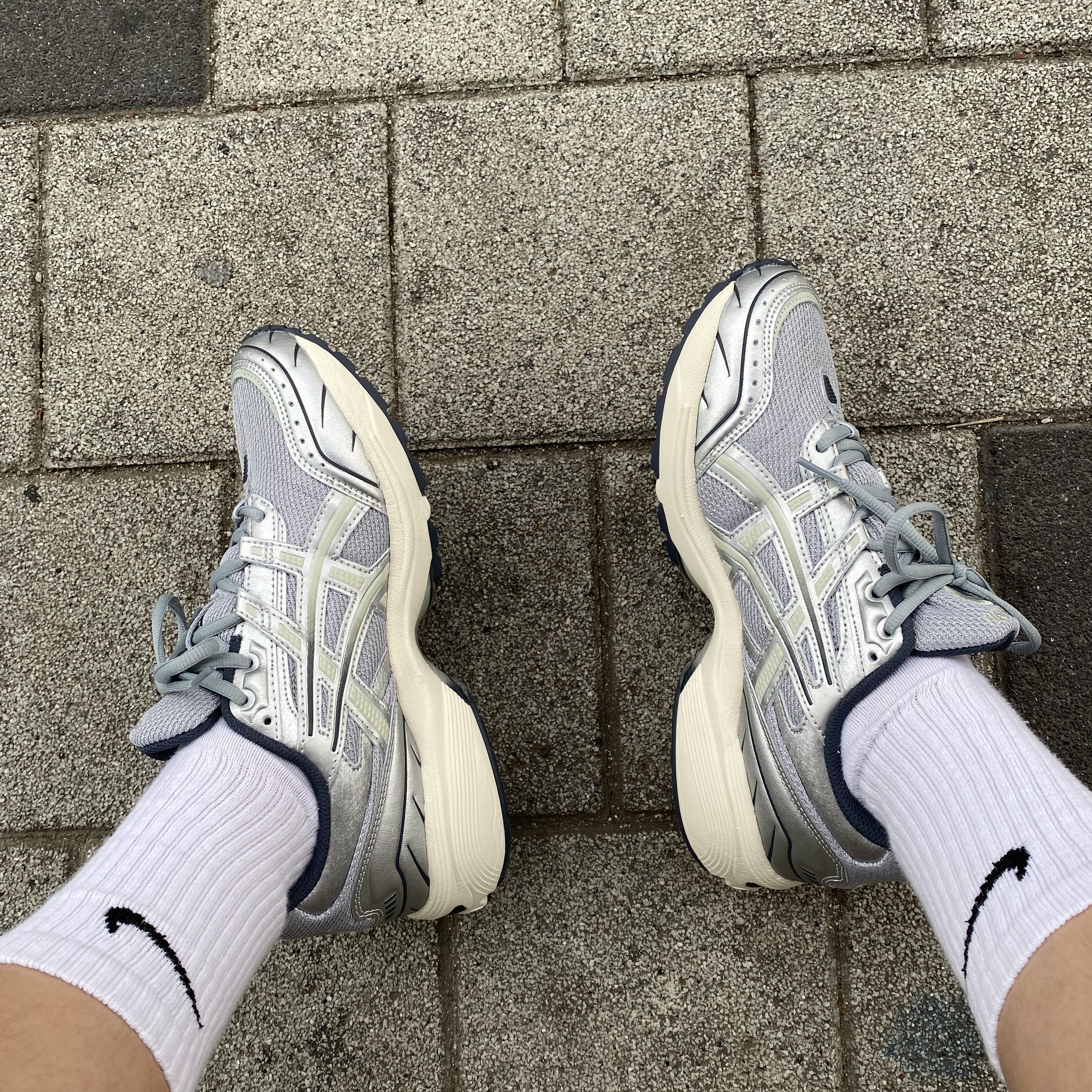 Asics Gel-1090 Piedmont Grey 착용 스타일