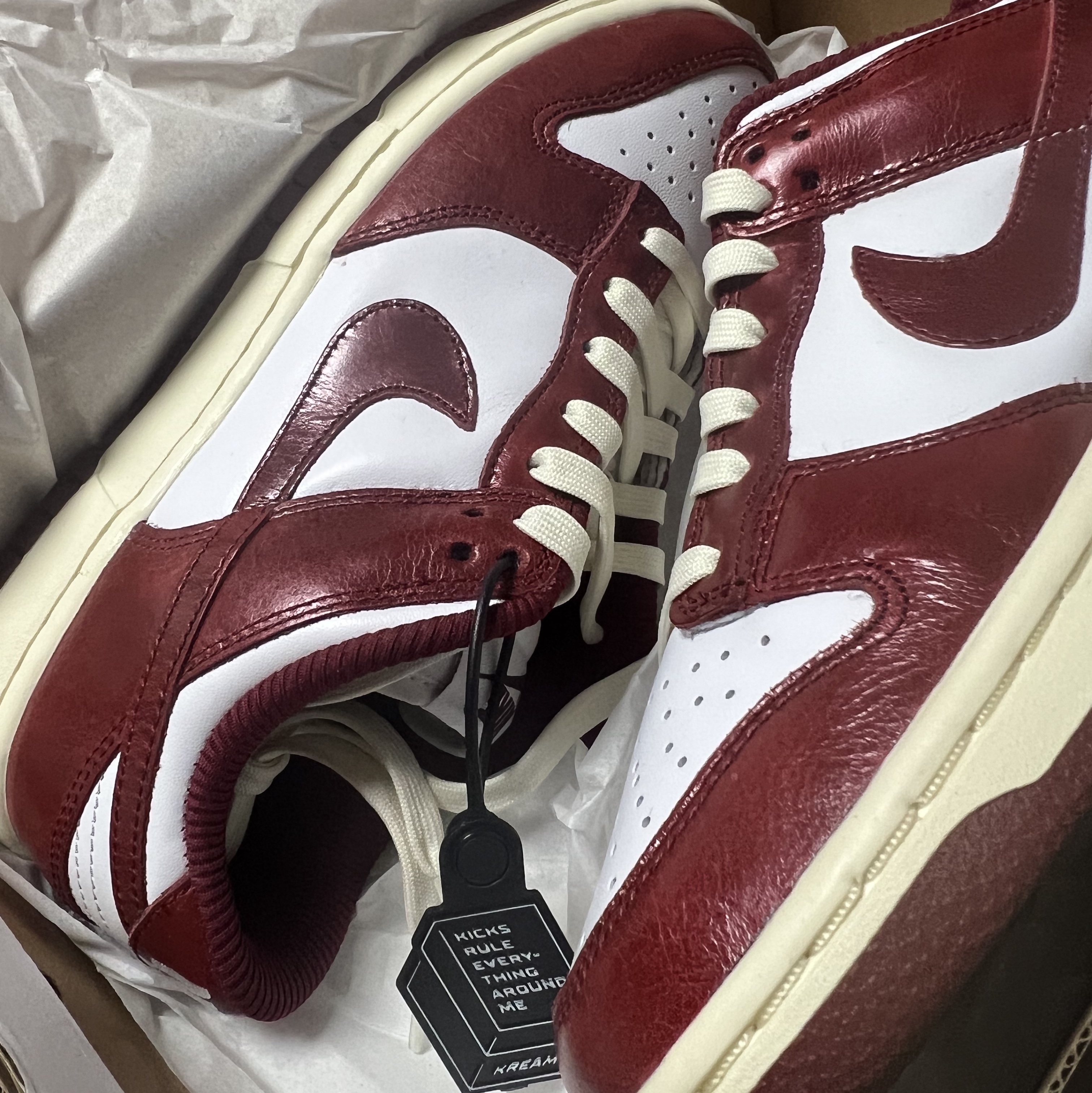 (W) Nike Dunk Low Retro PRM Team Red and White 착용 스타일