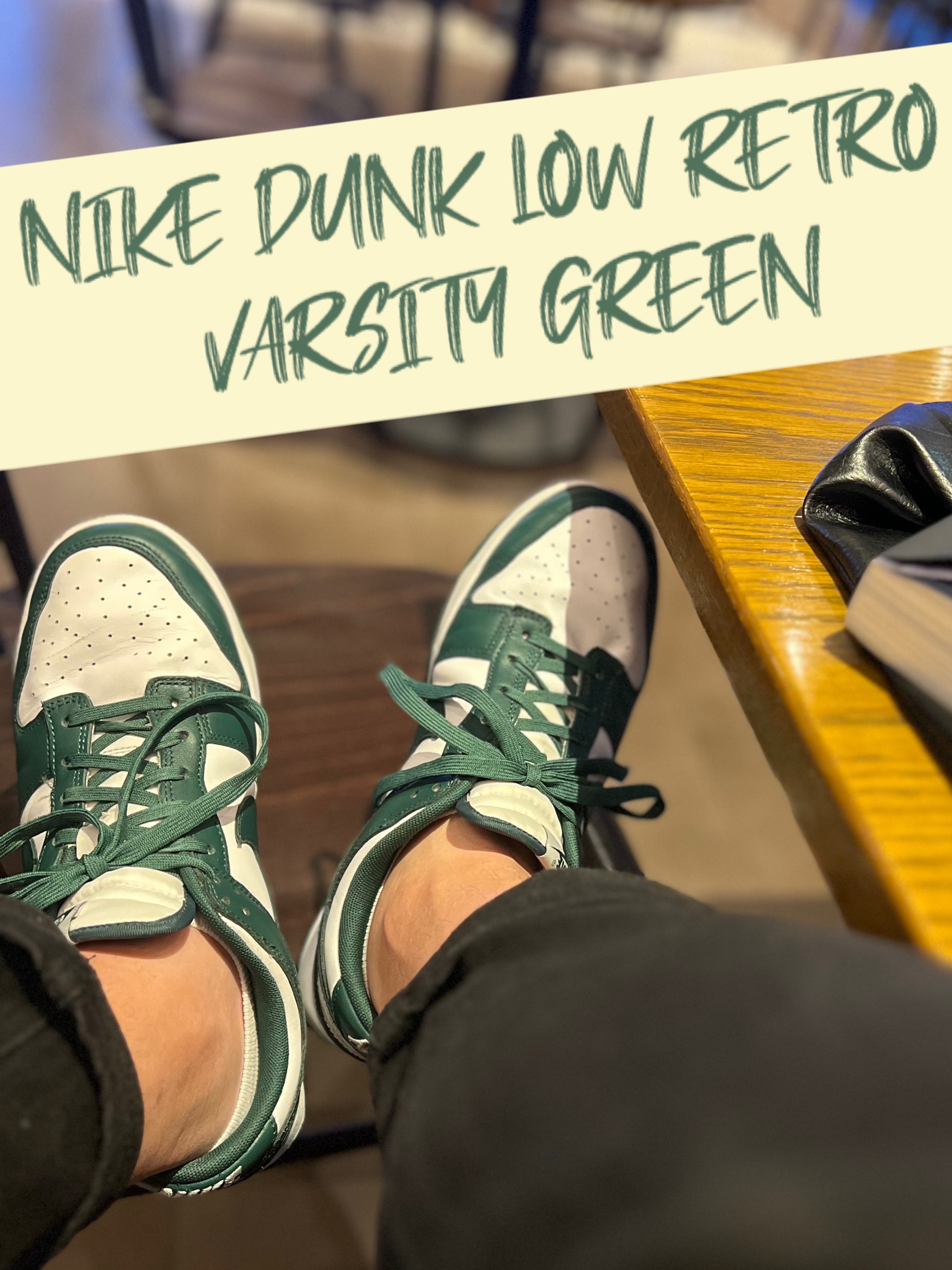 Nike Dunk Low Retro Varsity Green, Essentials The Core Collection T-Shirt Black 착용 스타일 - 2