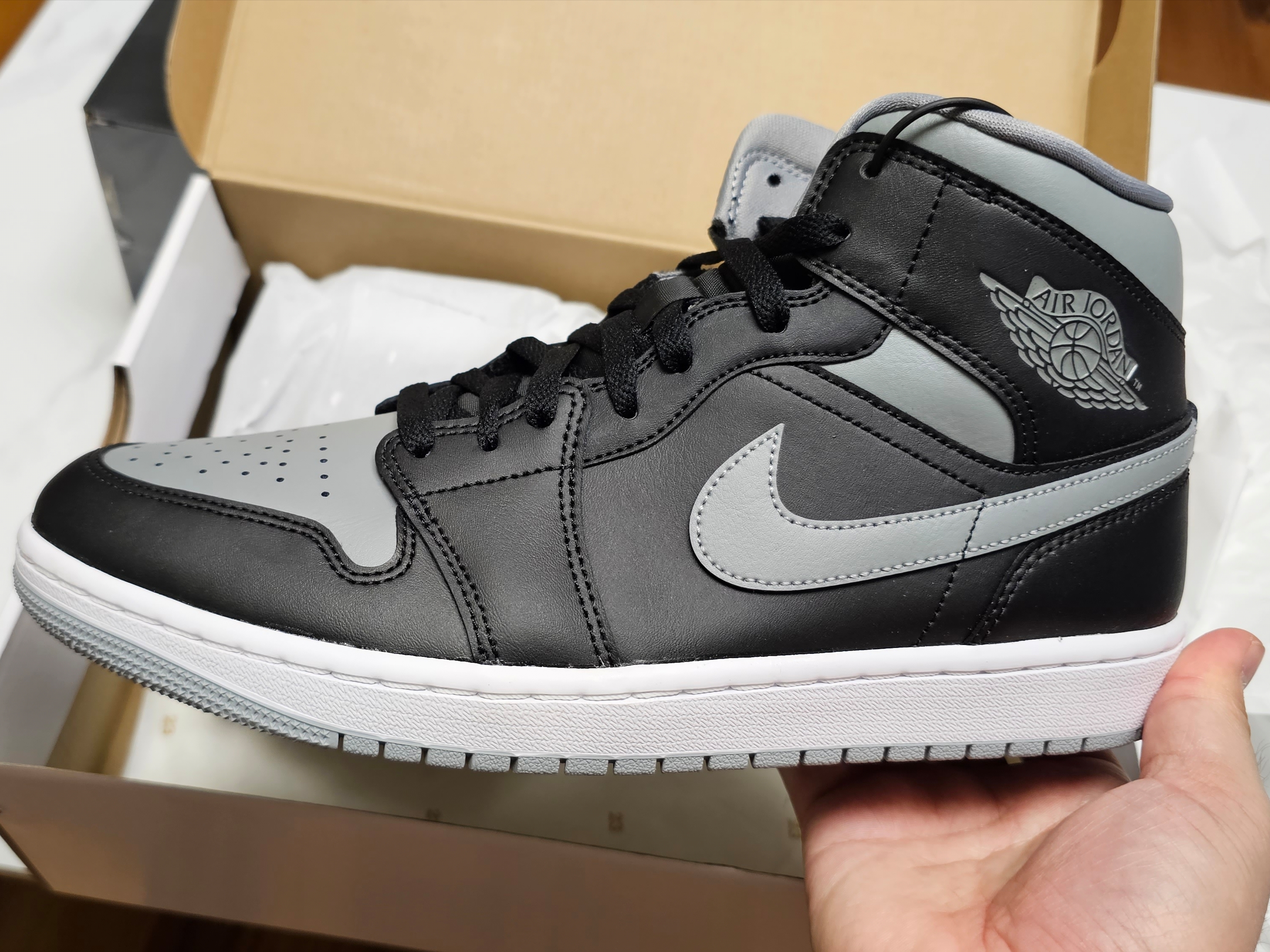 (W) Jordan 1 Mid Black Particle Grey 착용 스타일