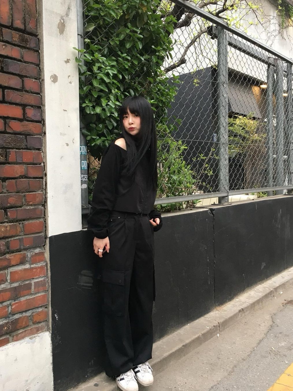 Art Of Field Off The Shoulder Hooded Jacket Black, Adidas x Parley Superstar White 착용 스타일 - 2