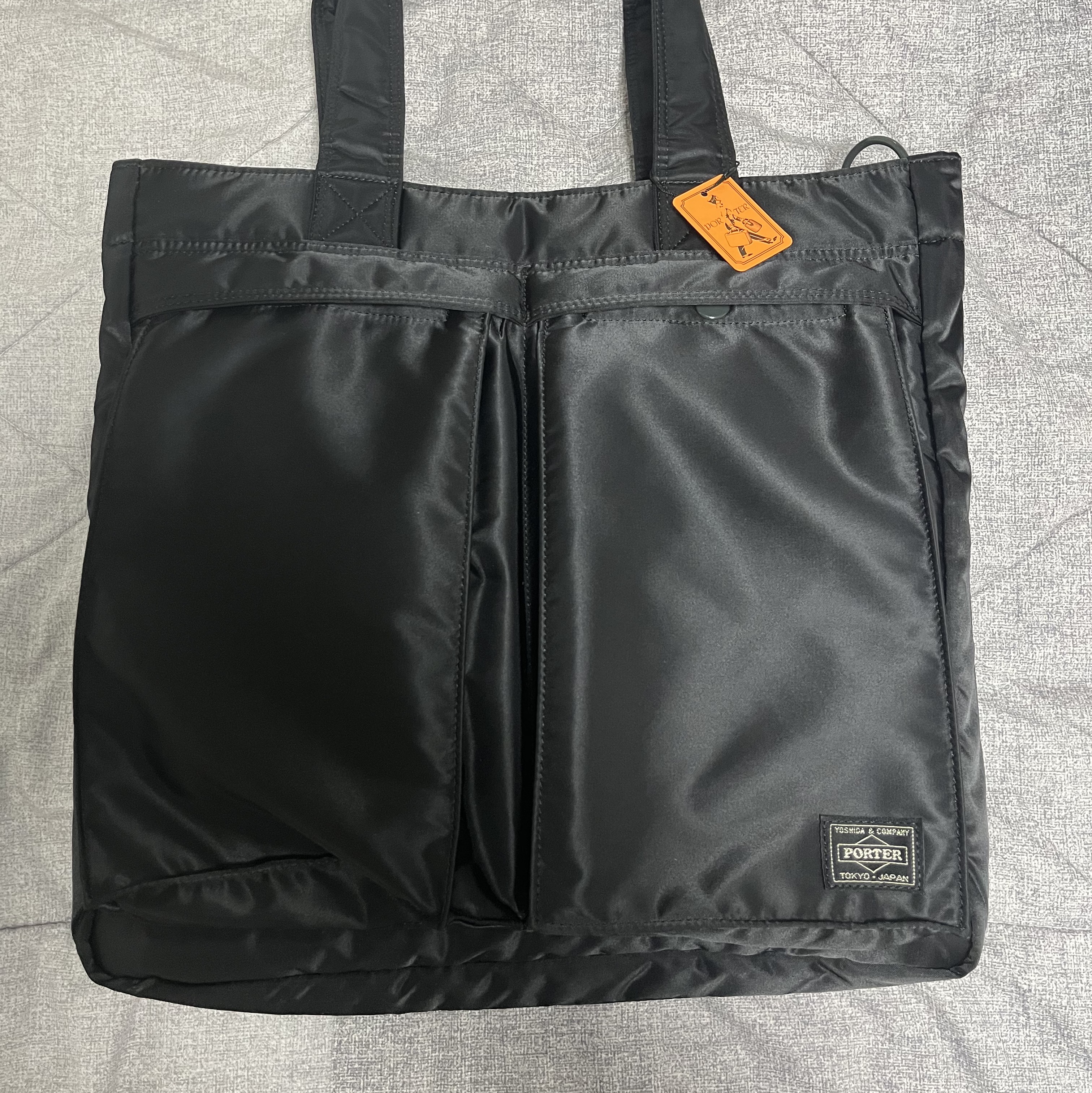 Porter Tanker 2Way Tote Bag Black 착용 스타일