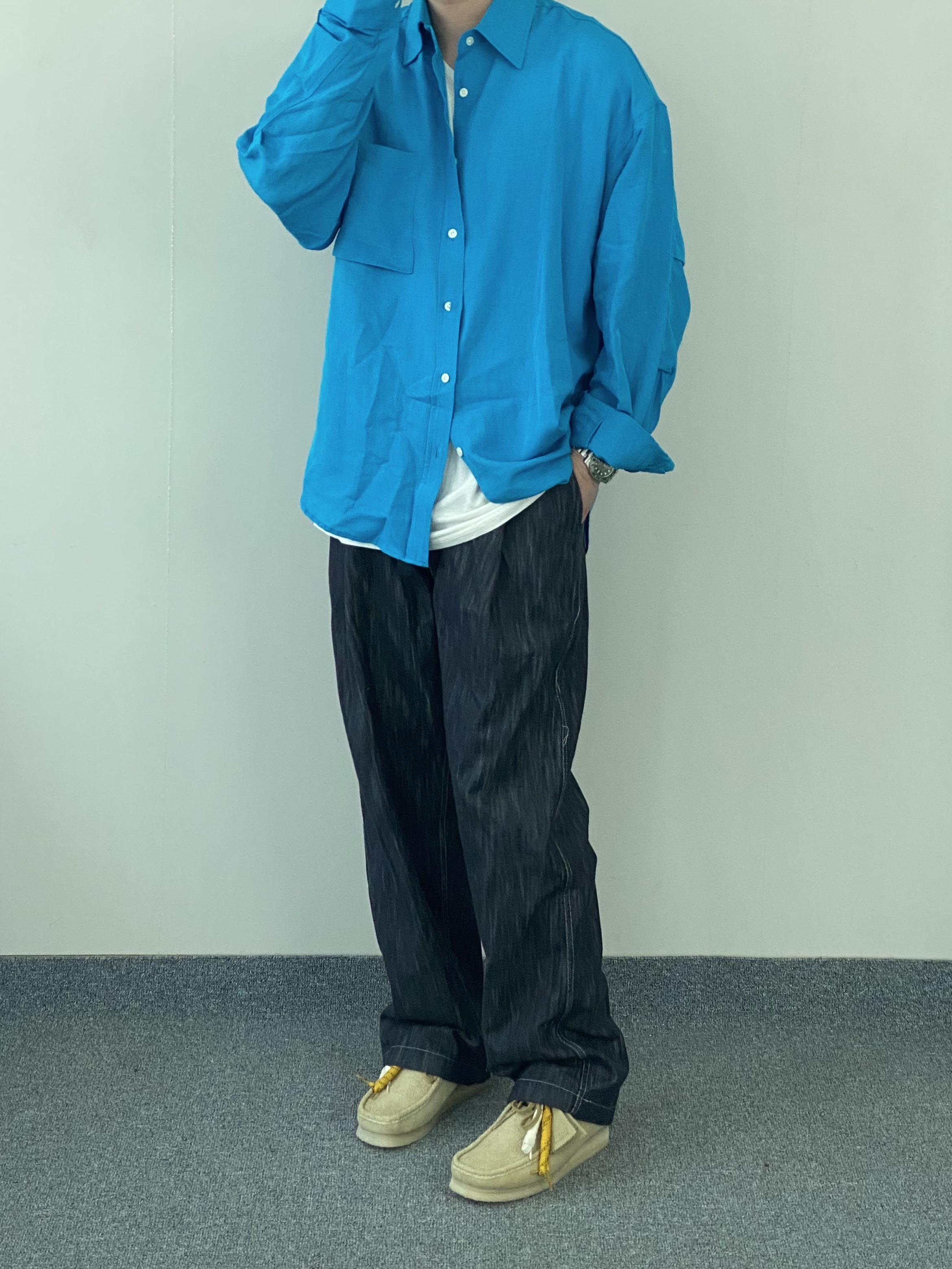클락스 x 디스이즈네버댓 왈라비 메이플 착용 스타일 - 3