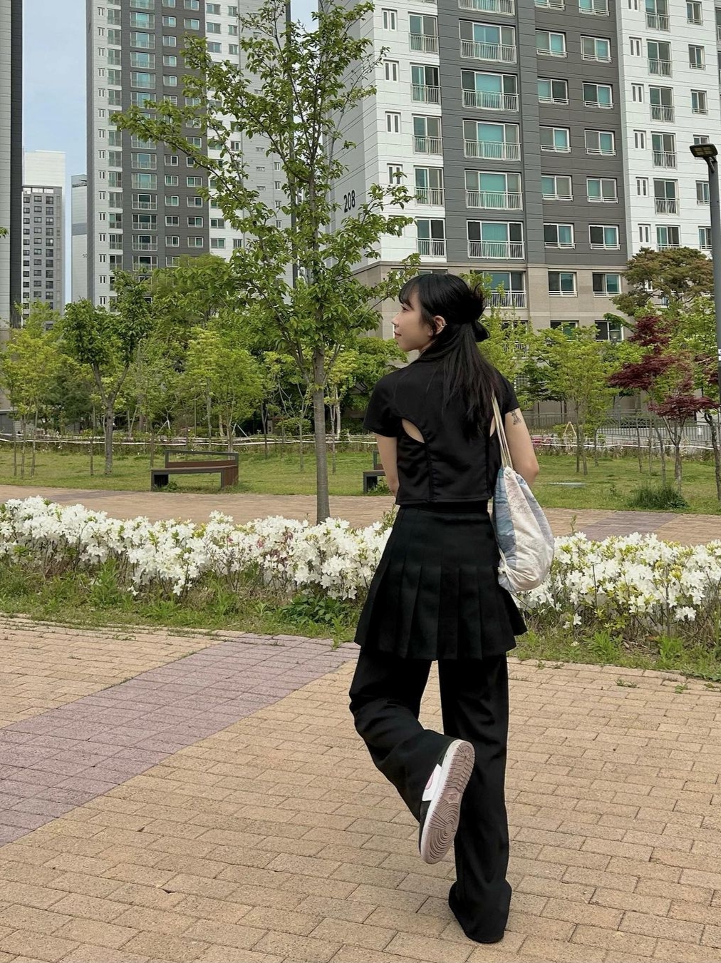 Art Of Field Section Short Sleeved T-Shirt Black 착용 스타일 - 1