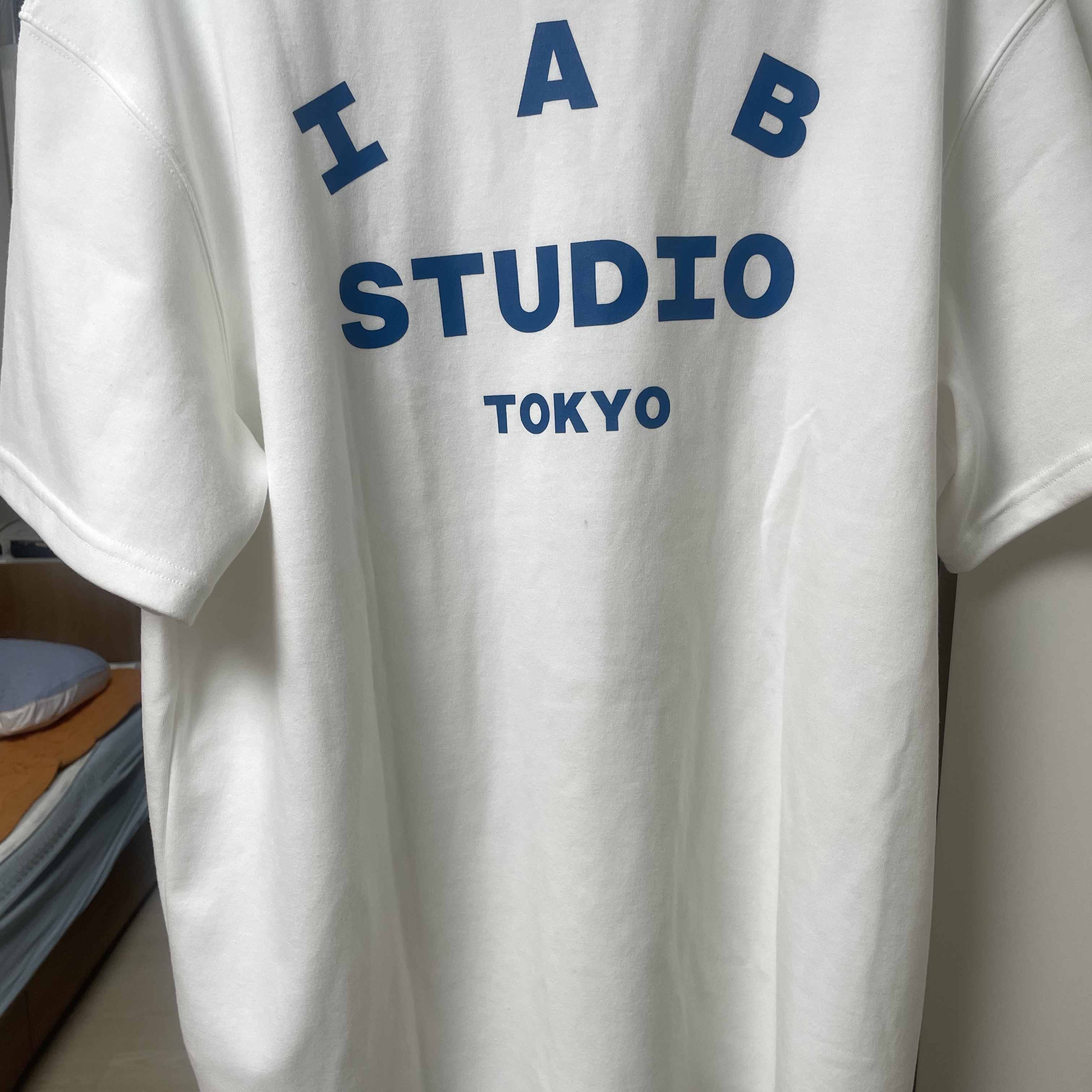 IAB Studio Tokyo T-Shirt White 착용 스타일