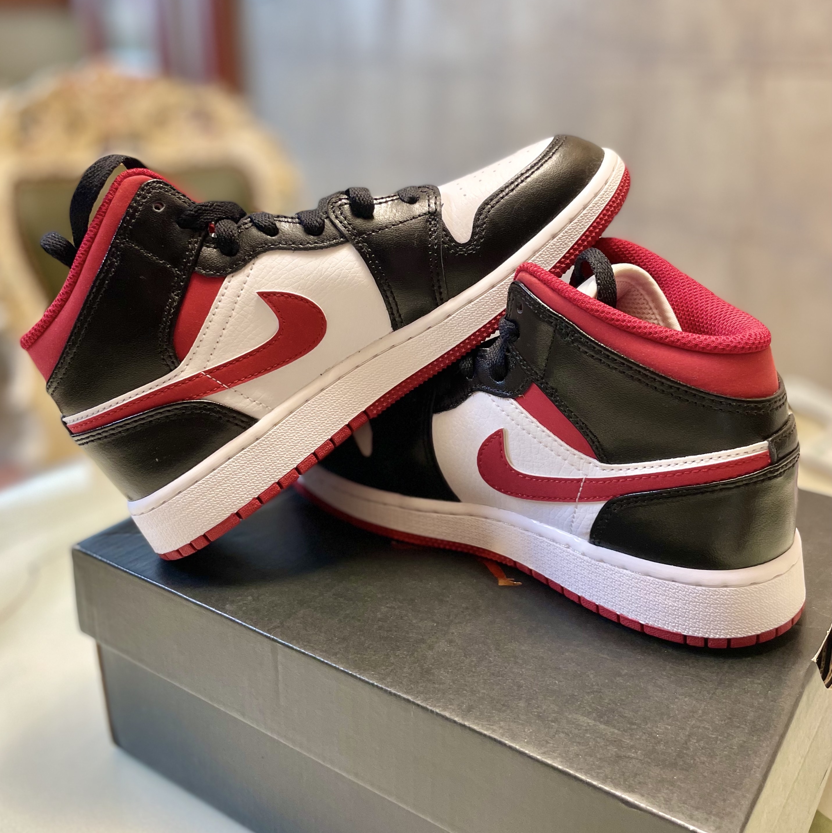 (GS) Jordan 1 Mid Gym Red Black White 착용 스타일