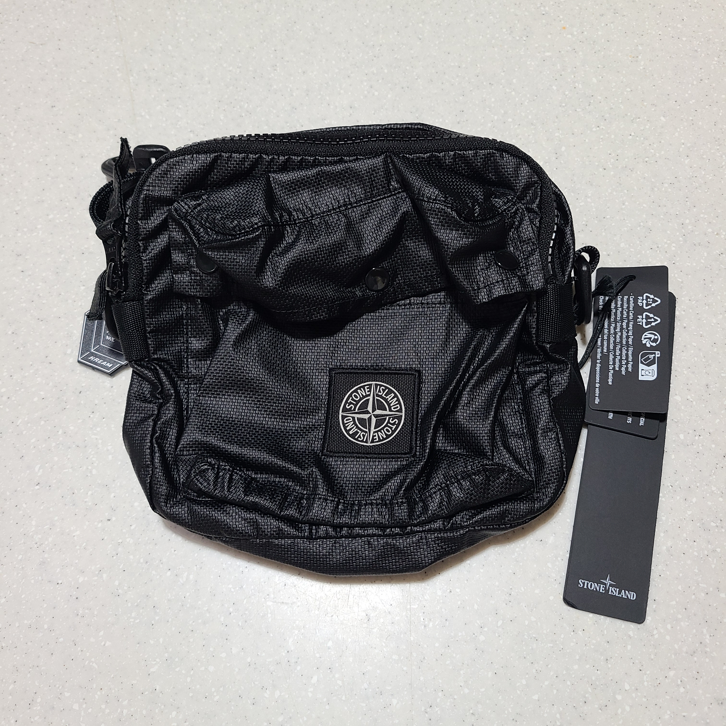 Stone Island 90270 Mussola Gommata Canvas Print Map Holder Bag Black - 23SS 착용 스타일