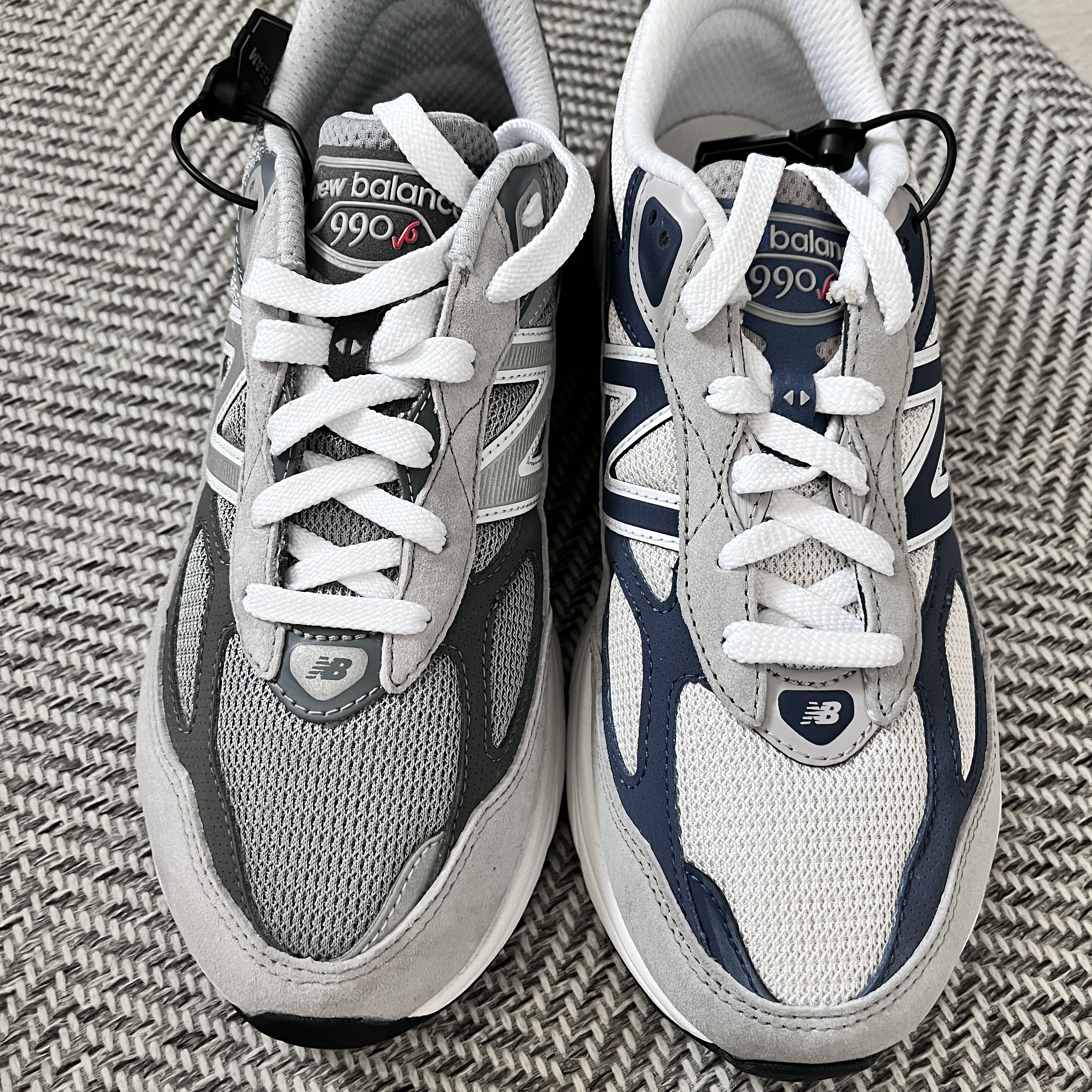 (GS) New Balance 990v6 Made in USA Grey Navy, (GS) New Balance 990v6 Gray - M Medium 착용 스타일 - 1