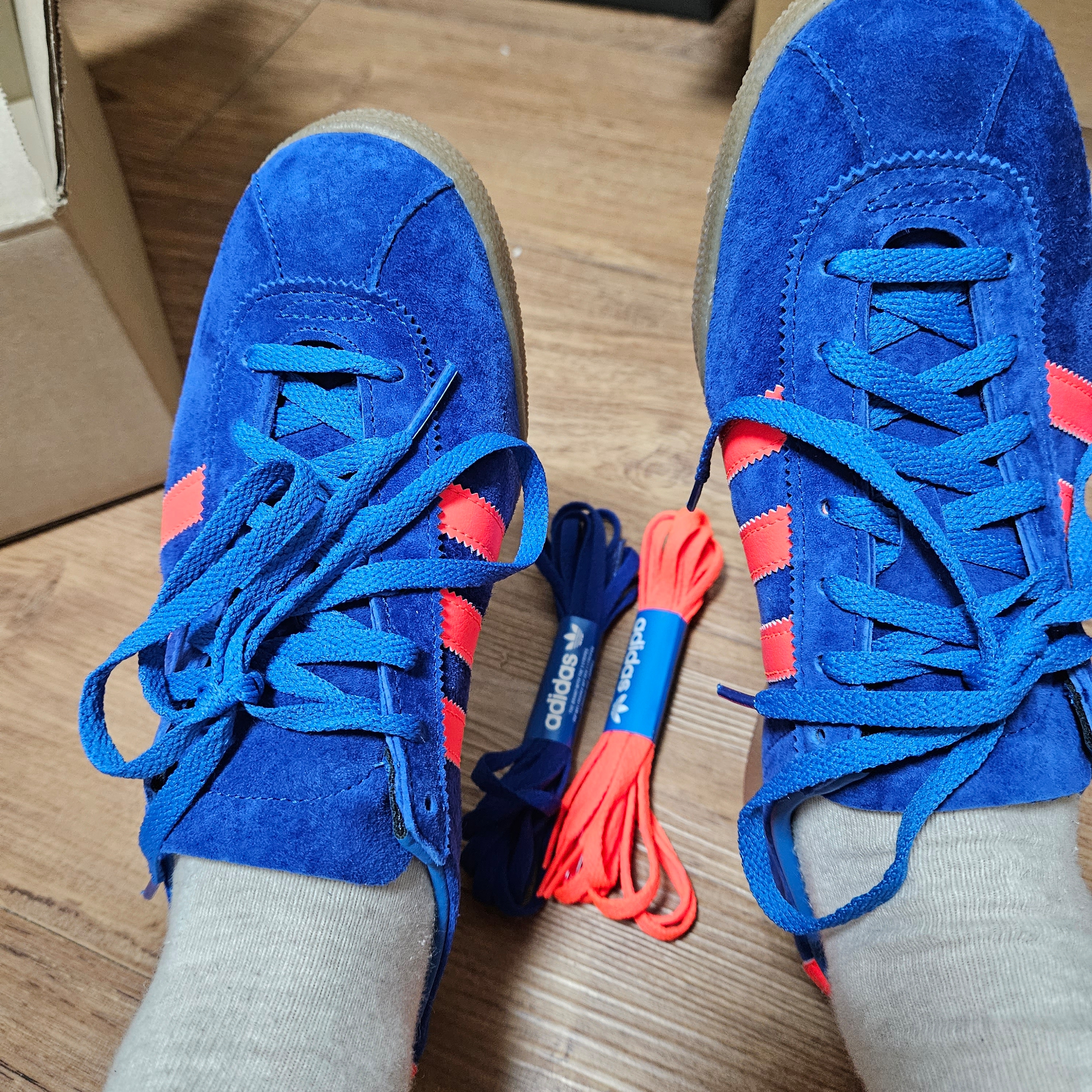 Adidas Dublin Phanton Solar Red 착용 스타일