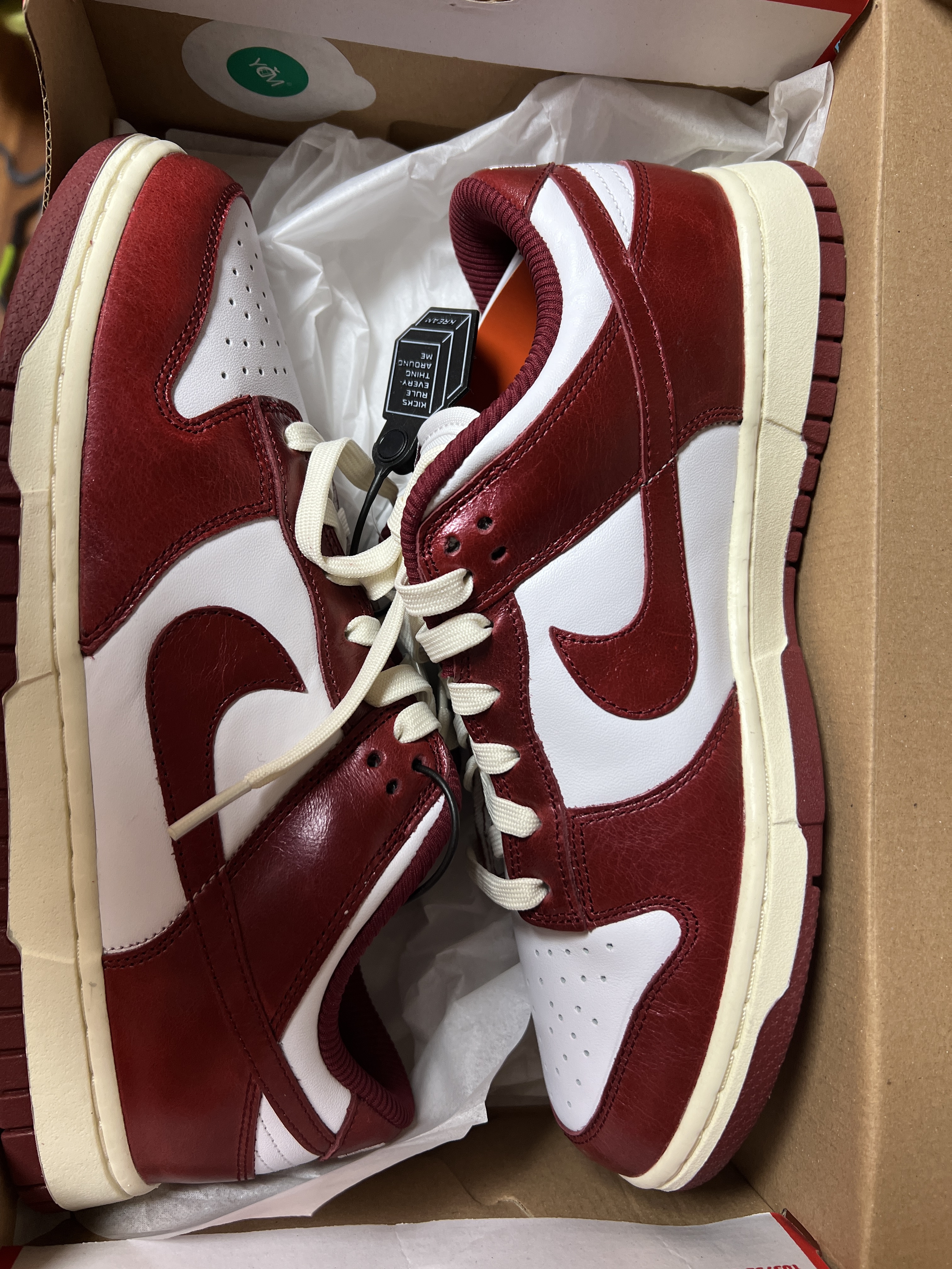 (W) Nike Dunk Low Retro PRM Team Red and White 착용 스타일