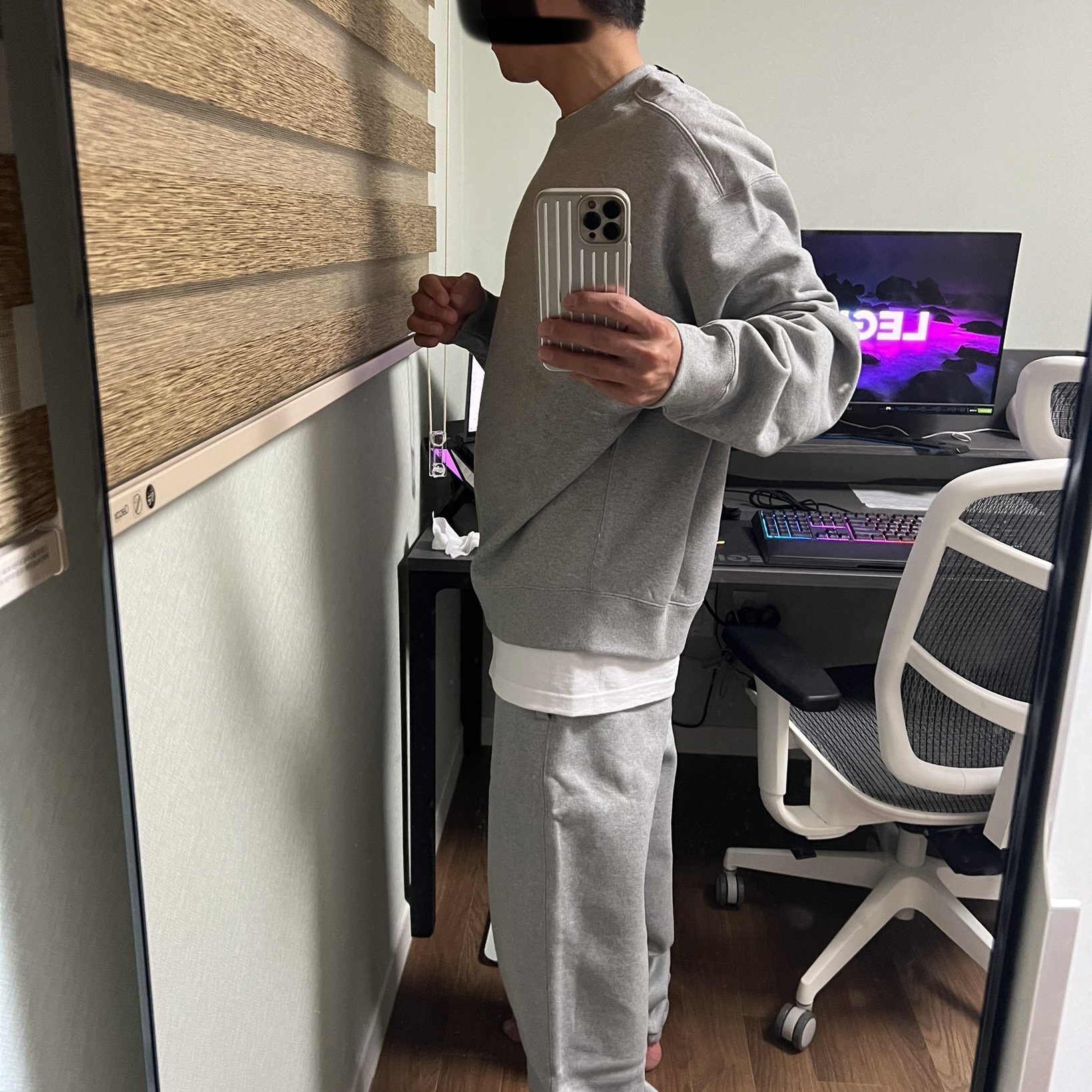 Nike x Stussy NRG Fleece Crewneck Dark Grey Heather (DO9337-063), Nike x Stussy NRG Fleece Pants Dark Grey Heather (DO9340-063) 착용 스타일 - 2