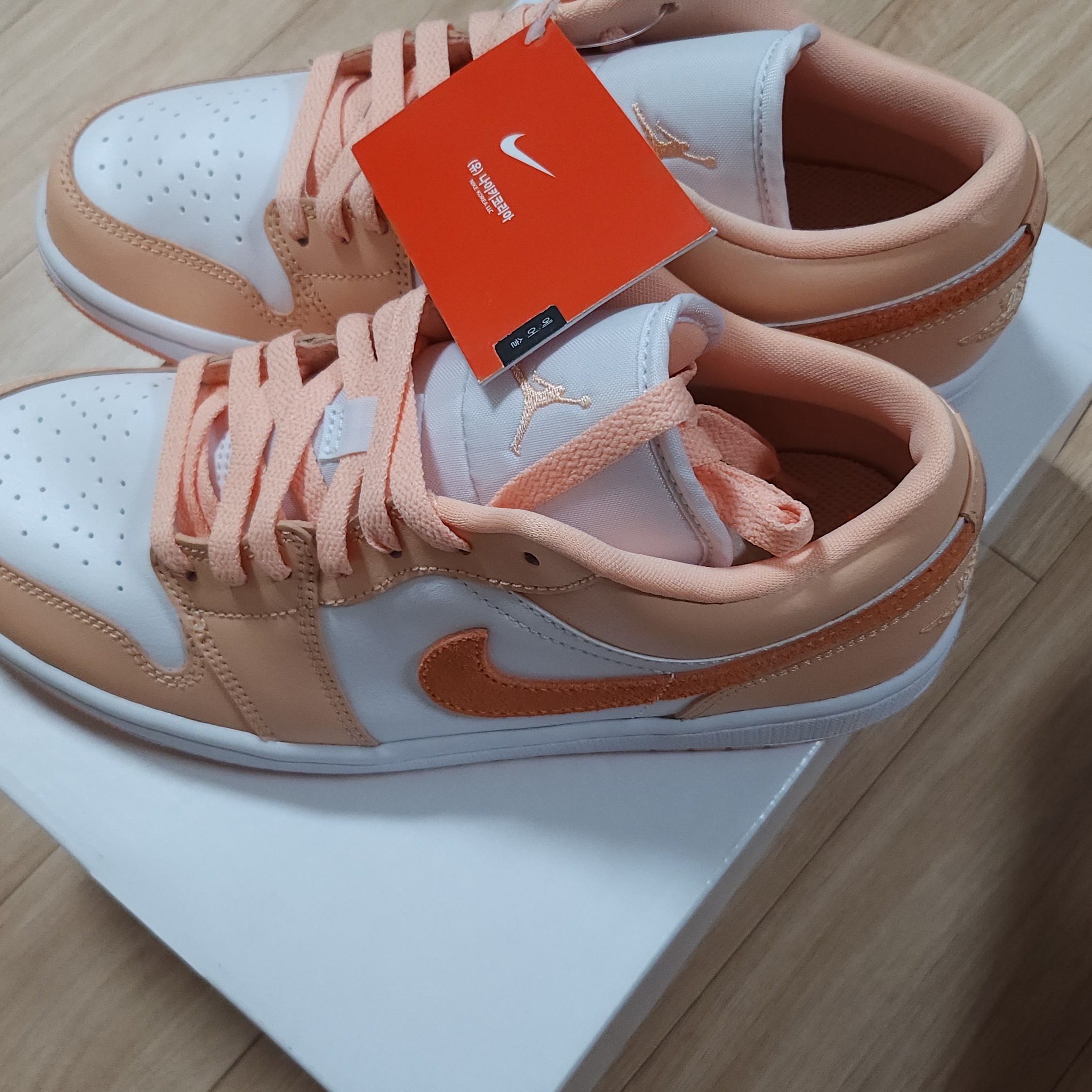 (W) Jordan 1 Low Sunset Haze 착용 스타일 - 1