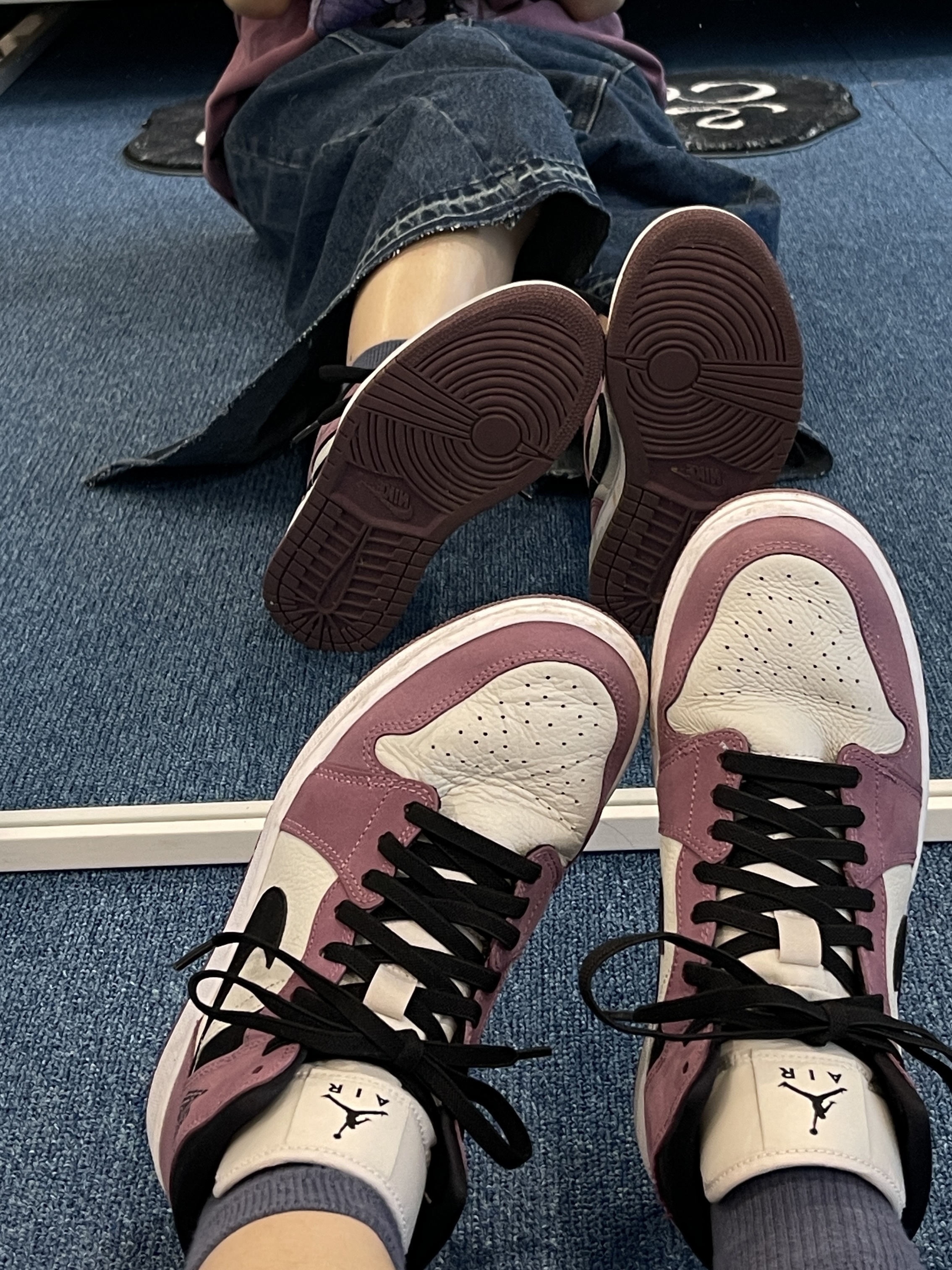 (W) Jordan 1 Mid SE Light Mulberry 착용 스타일