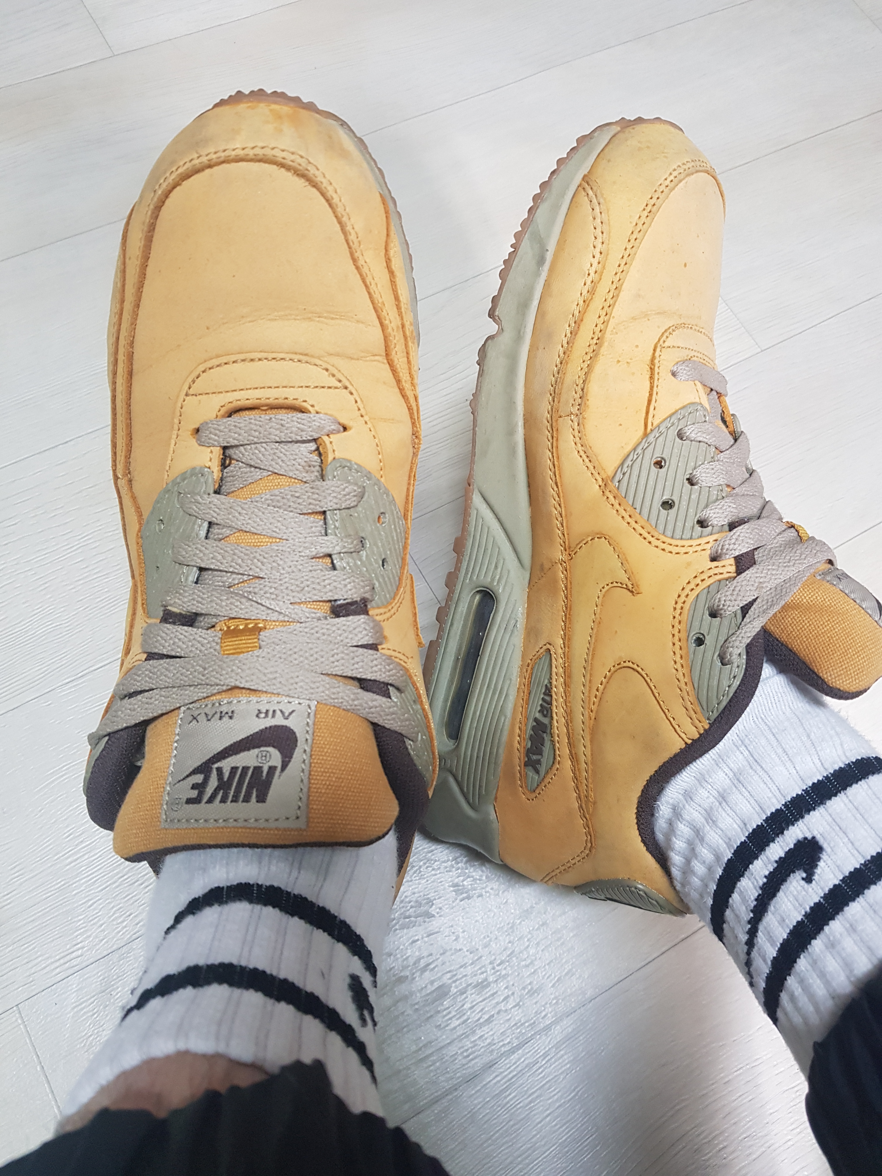 Nike Air Max 90 Winter PRM Wheat 착용 스타일