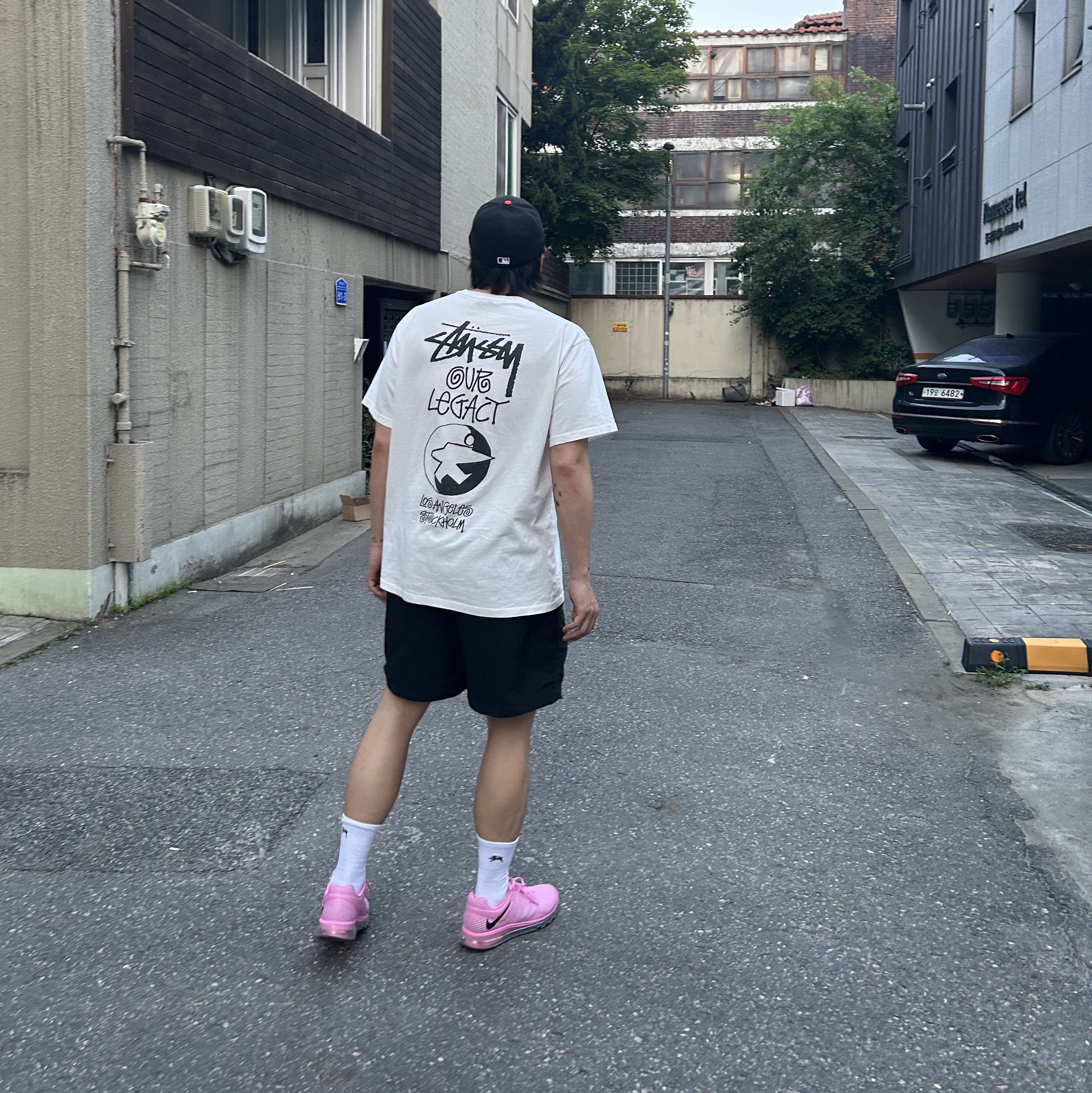 Nike x Stussy Air Max 2013 Psychic Pink, Stussy x Our Legacy Surfman Pig. Dyed T-Shirt Natural - 21FW 착용 스타일 - 1