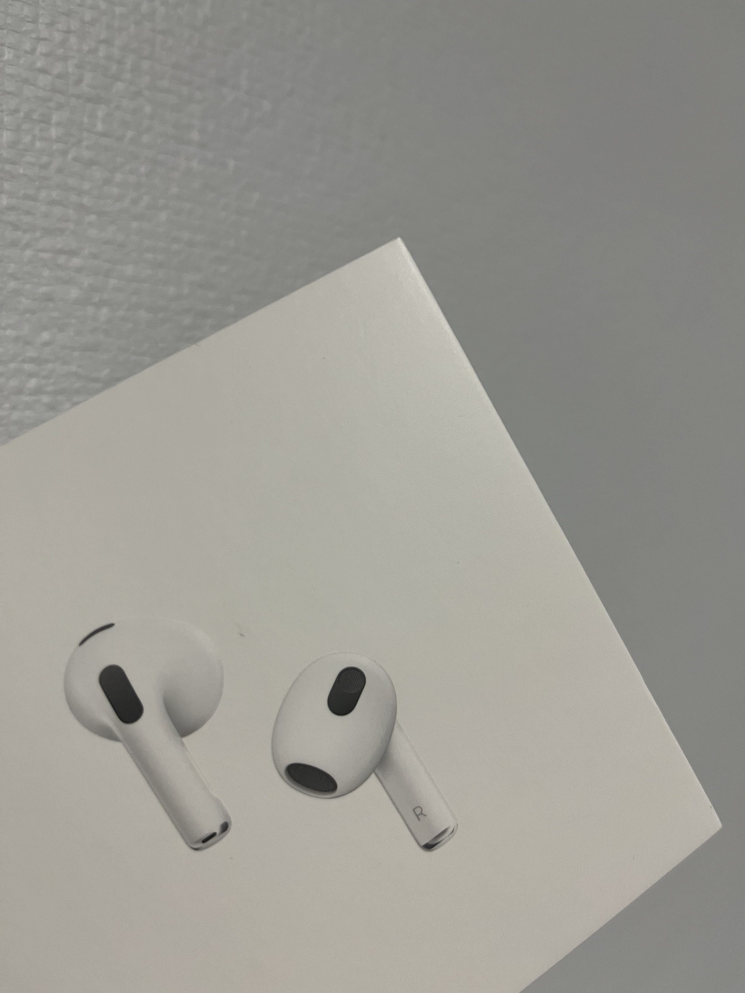 Apple Airpods 3rd Gen with MagSafe Charging Case (Korean Ver.) 착용 스타일 - 1