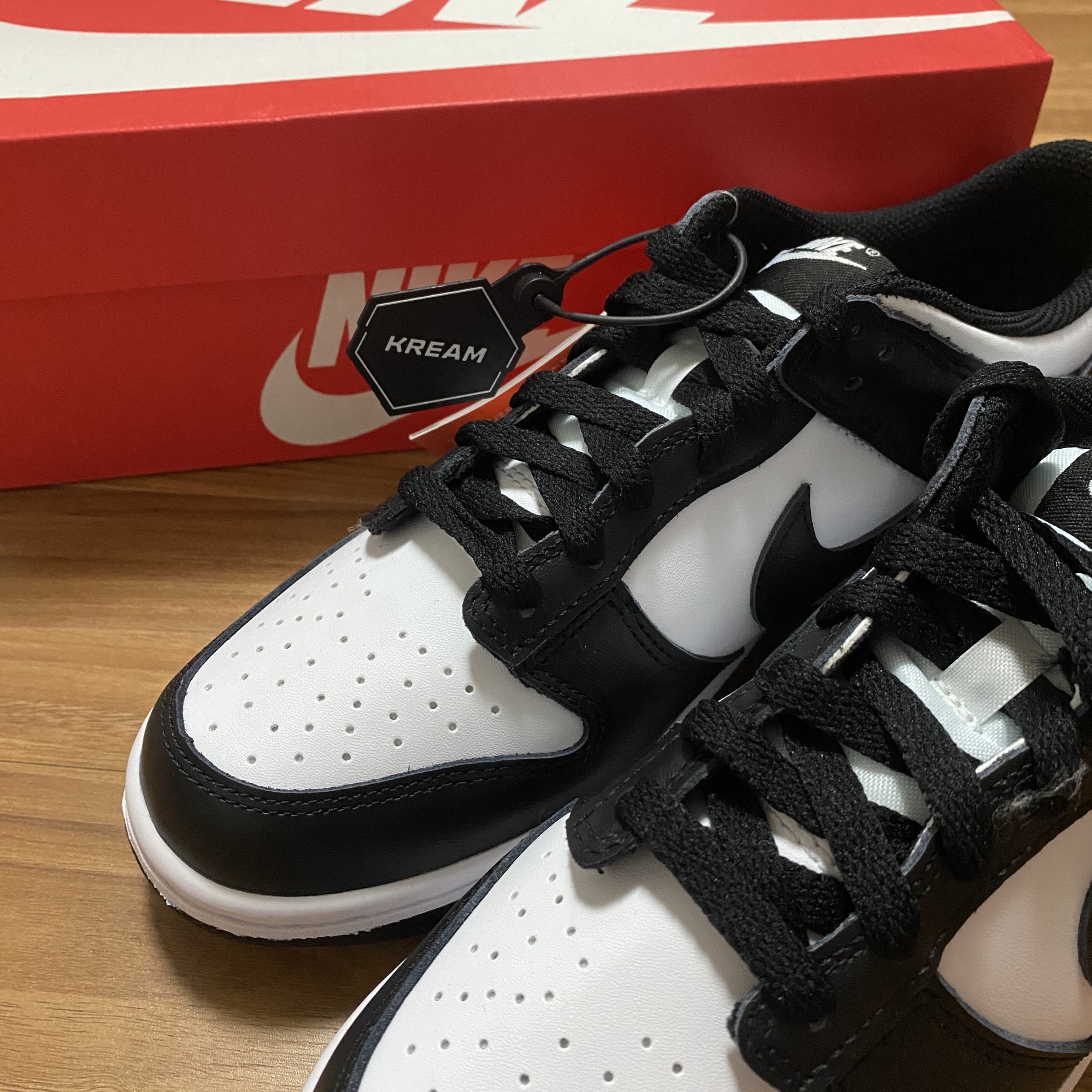 (GS) Nike Dunk Low Black 착용 스타일