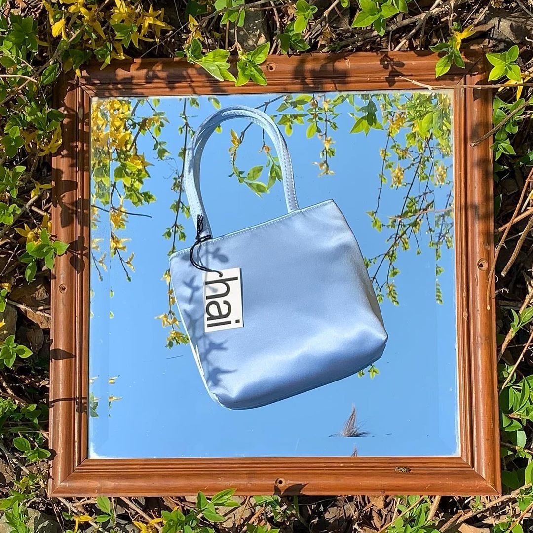 Hai Little Silk Bag Light Blue 착용 스타일