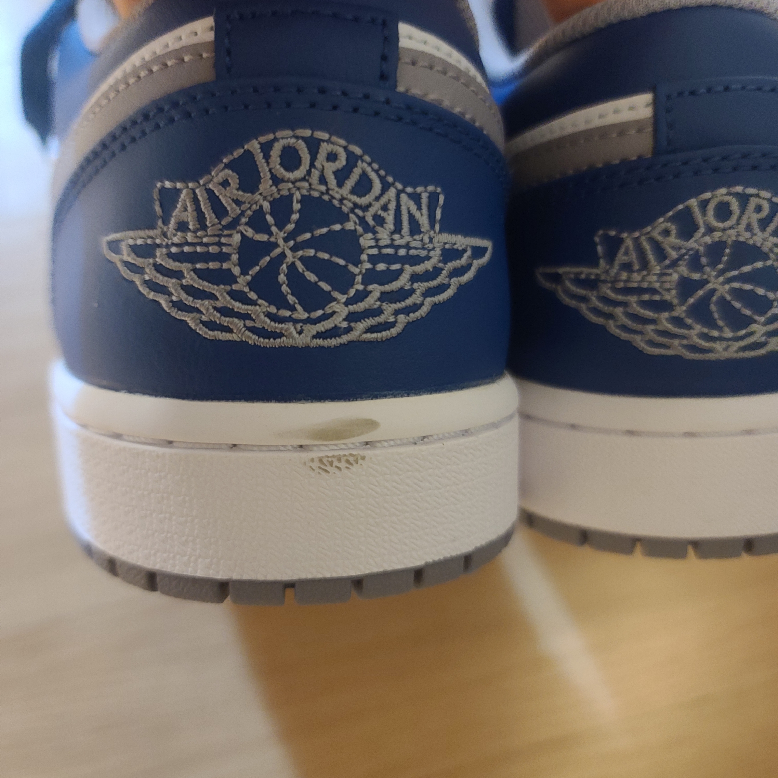 Jordan 1 Low True Blue Cement Grey 착용 스타일