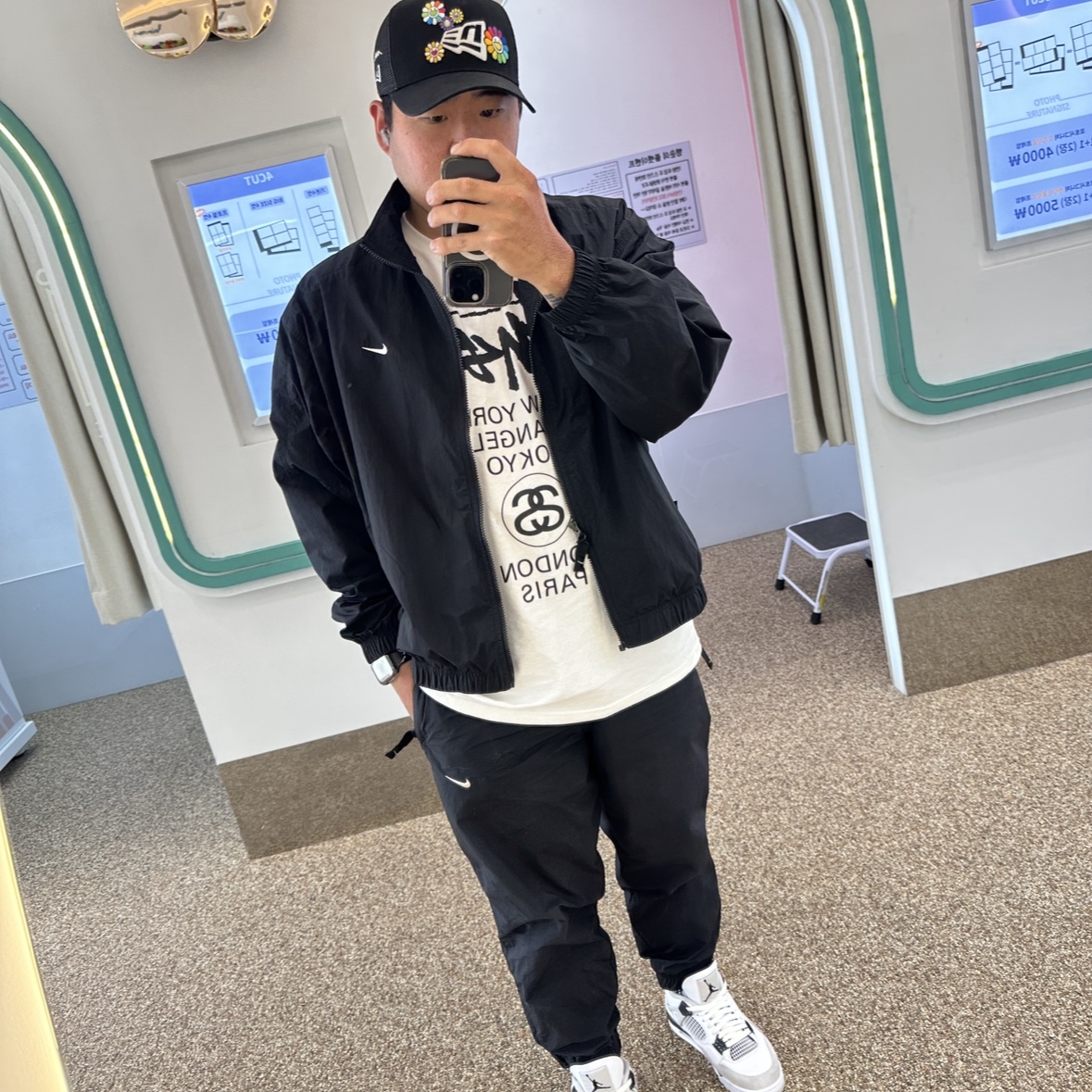 New Era x Murakami Takashi Ohana A-Frame Mesh Cap Black, Nike NRG Solo Swoosh Woven Track Jacket Black - Asia 착용 스타일
