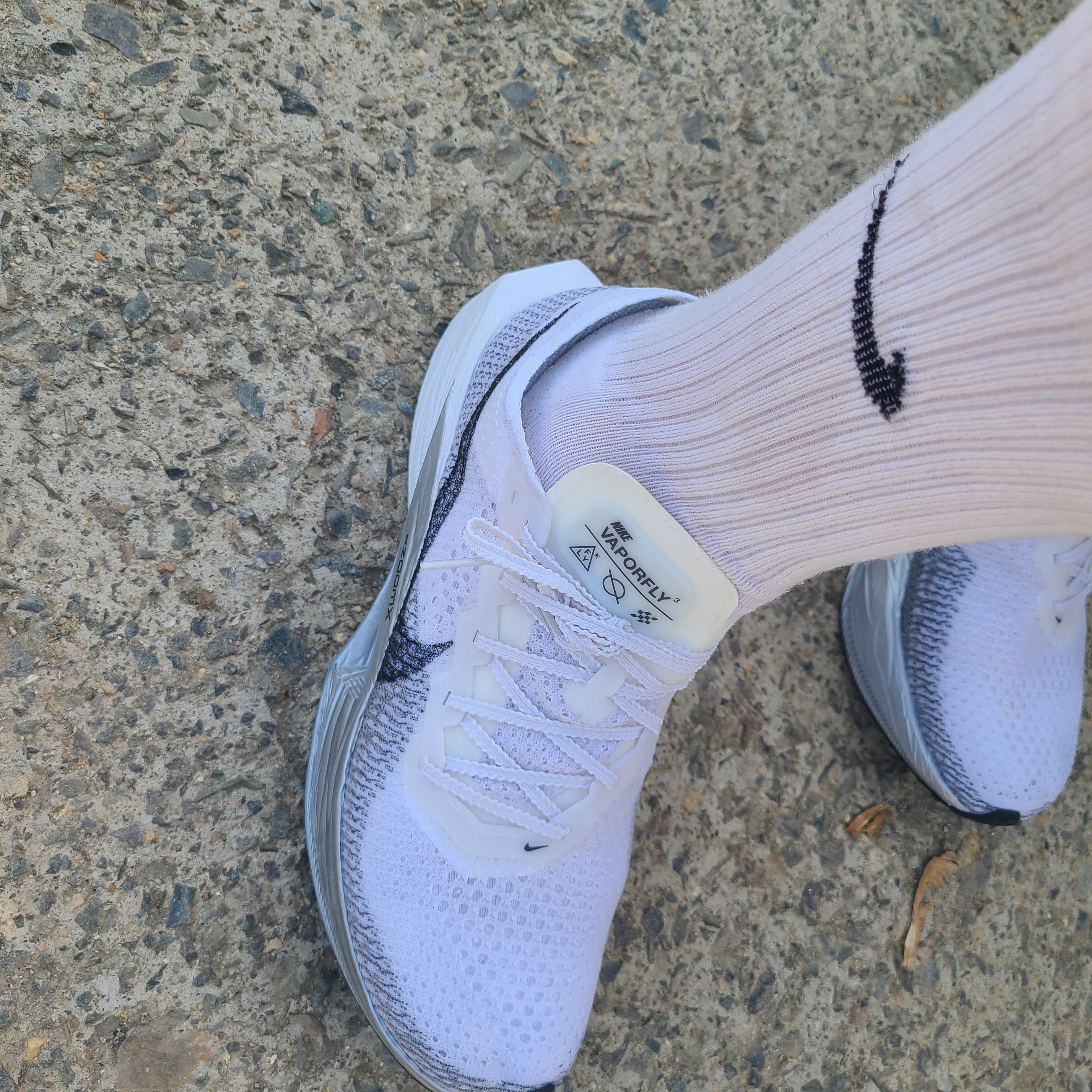 Nike ZoomX Vaporfly Next% 3 White Grey 착용 스타일