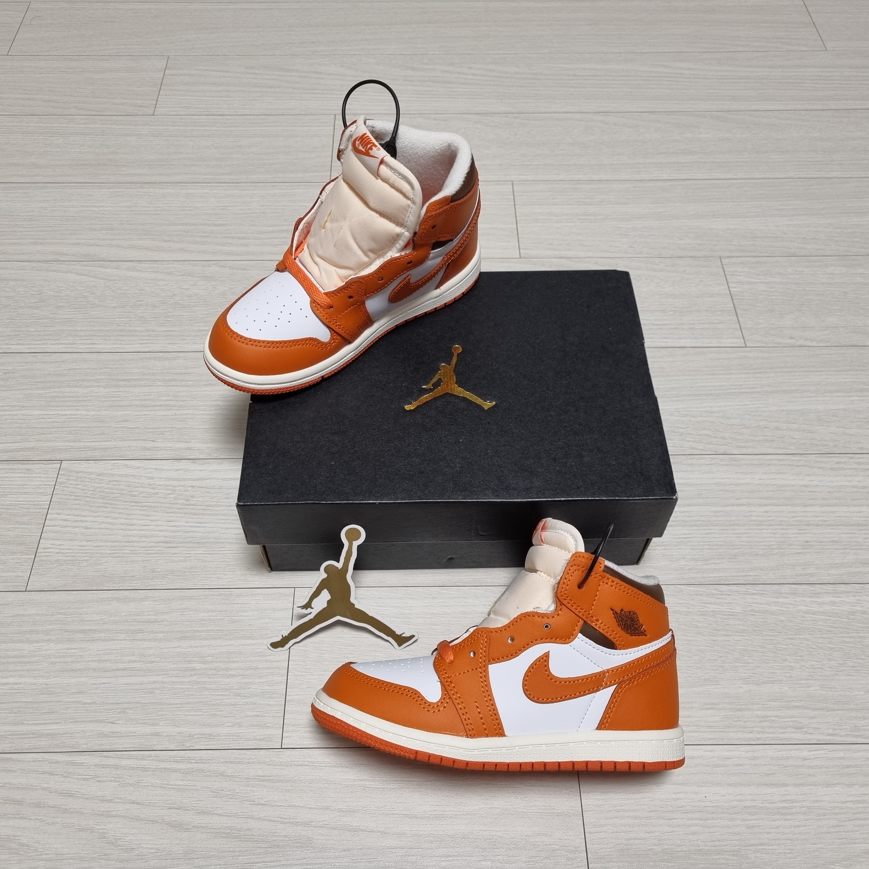 (TD) Jordan 1 Retro High OG Starfish 착용 스타일 - 1
