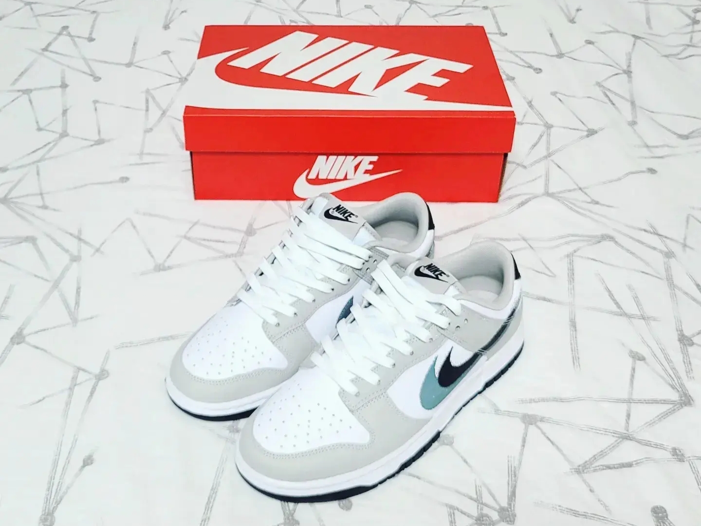 Nike Dunk Low Cool Grey White 착용 스타일 - 1