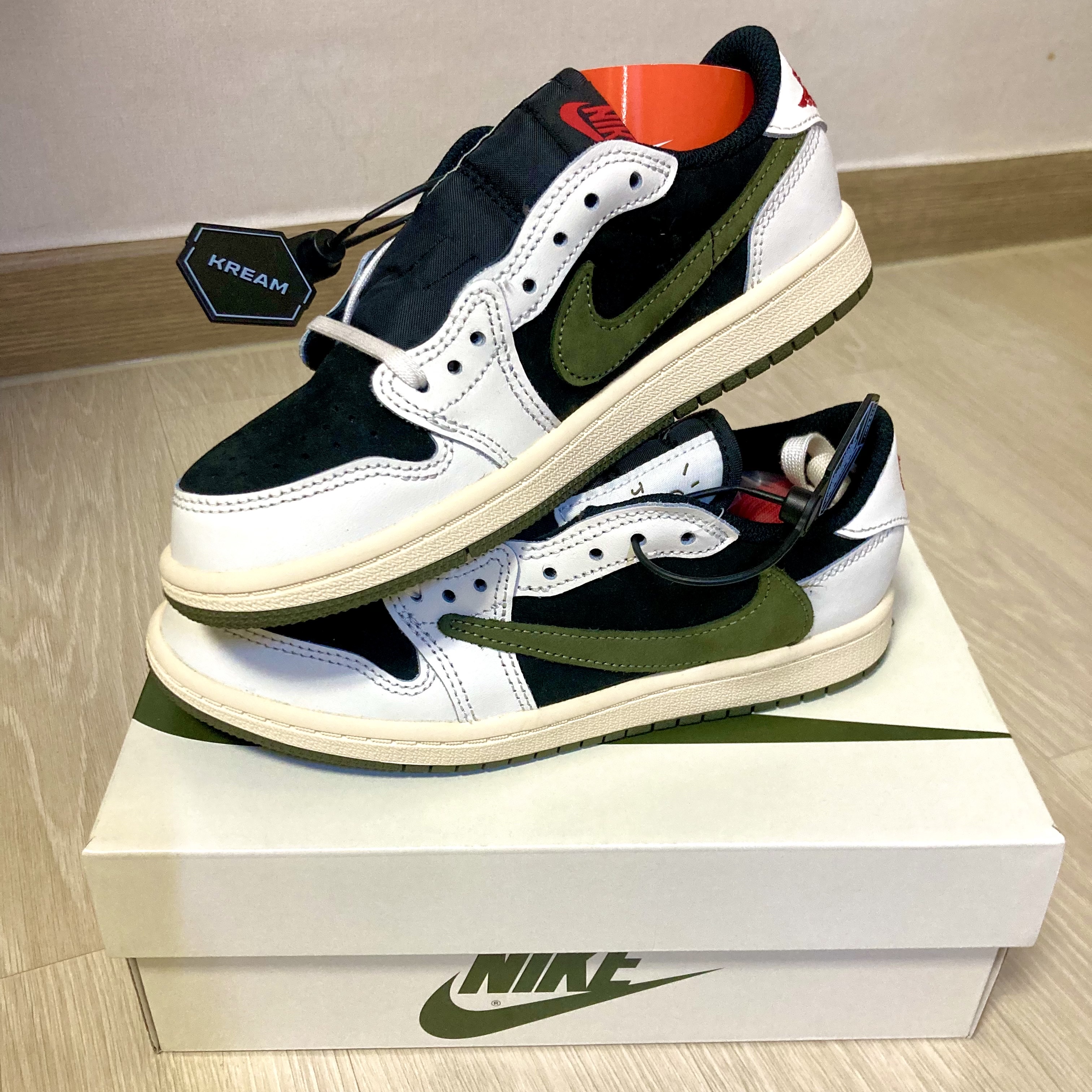 (PS) Jordan 1 x Travis Scott Retro Low OG SP Medium Olive 착용 스타일