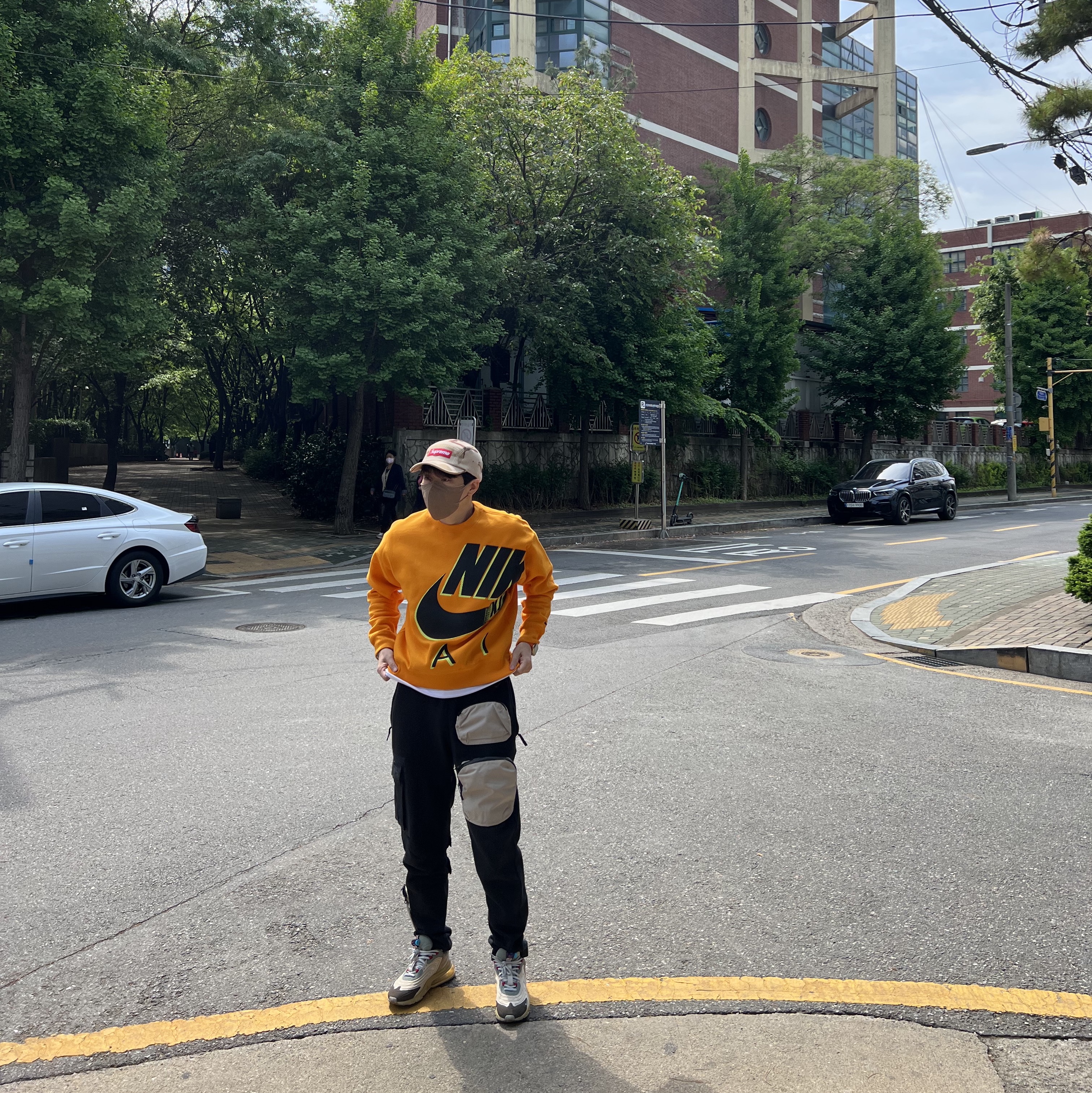 Nike x Travis Scott Air Max 270 React Cactus Trails, Nike x Travis Scott NRG AG Utility Sweatpants Black 착용 스타일 - 3