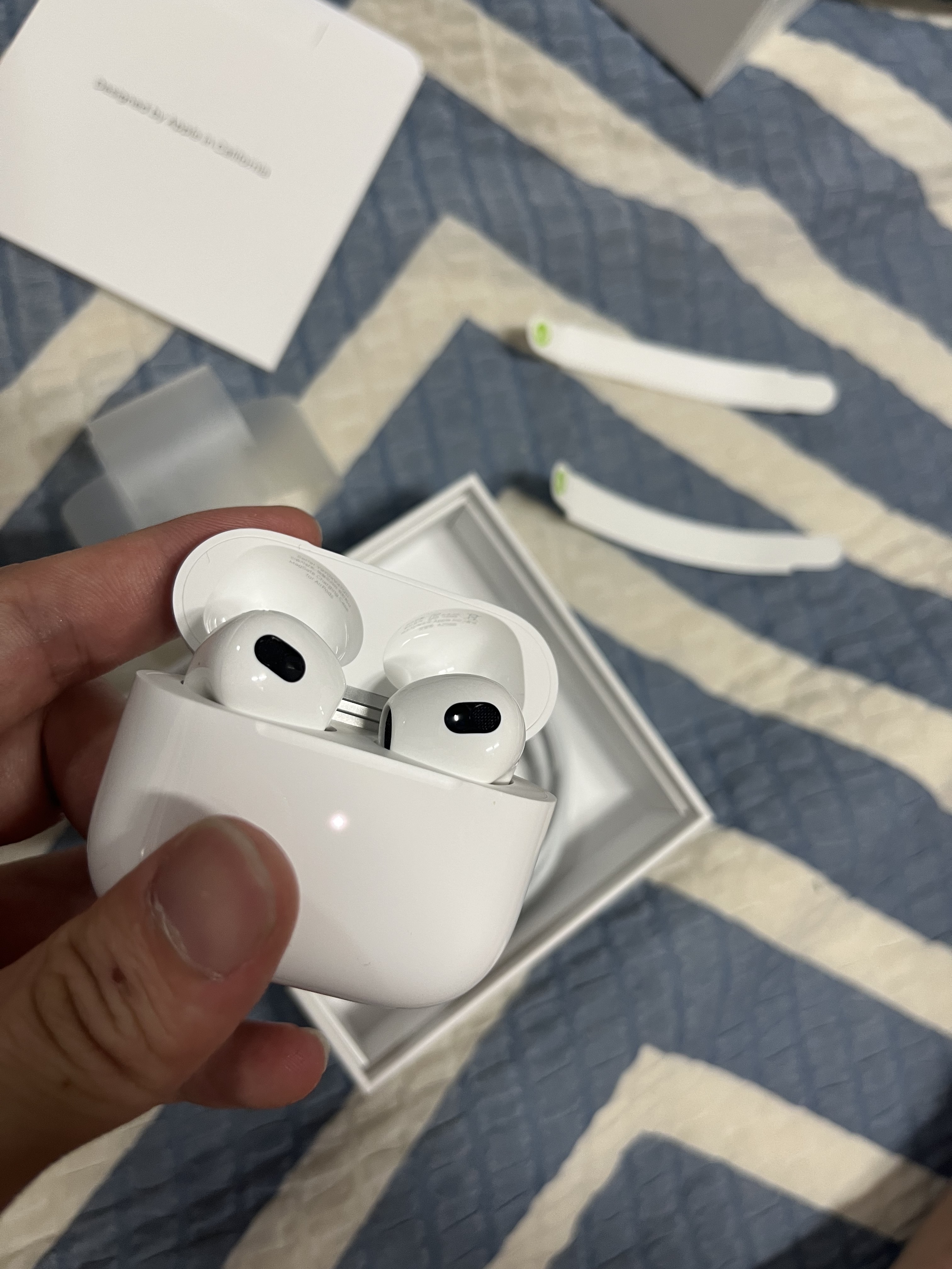 Apple Airpods 3rd Gen with MagSafe Charging Case (Korean Ver.) 착용 스타일 - 5