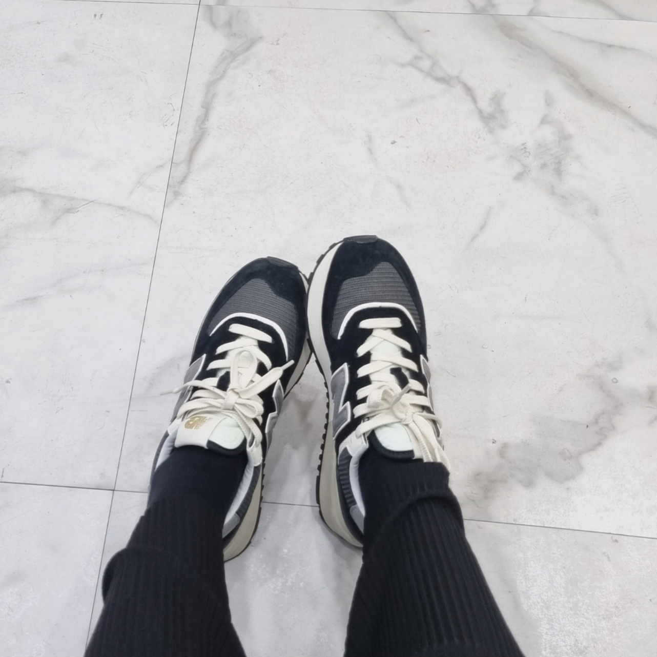 New Balance 574 Legacy Black 착용 스타일