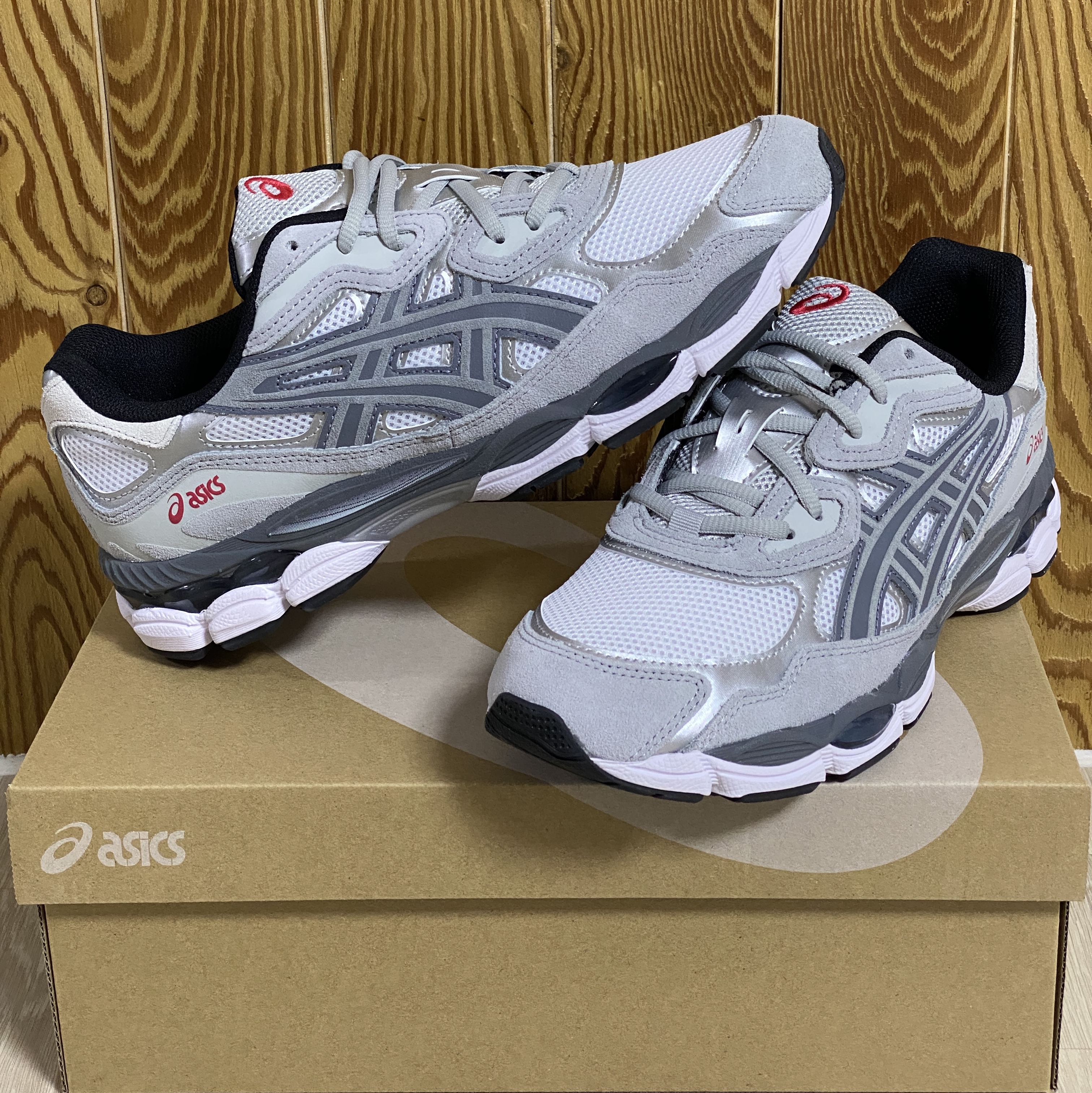 Asics Gel-NYC White Steel Grey 착용 스타일