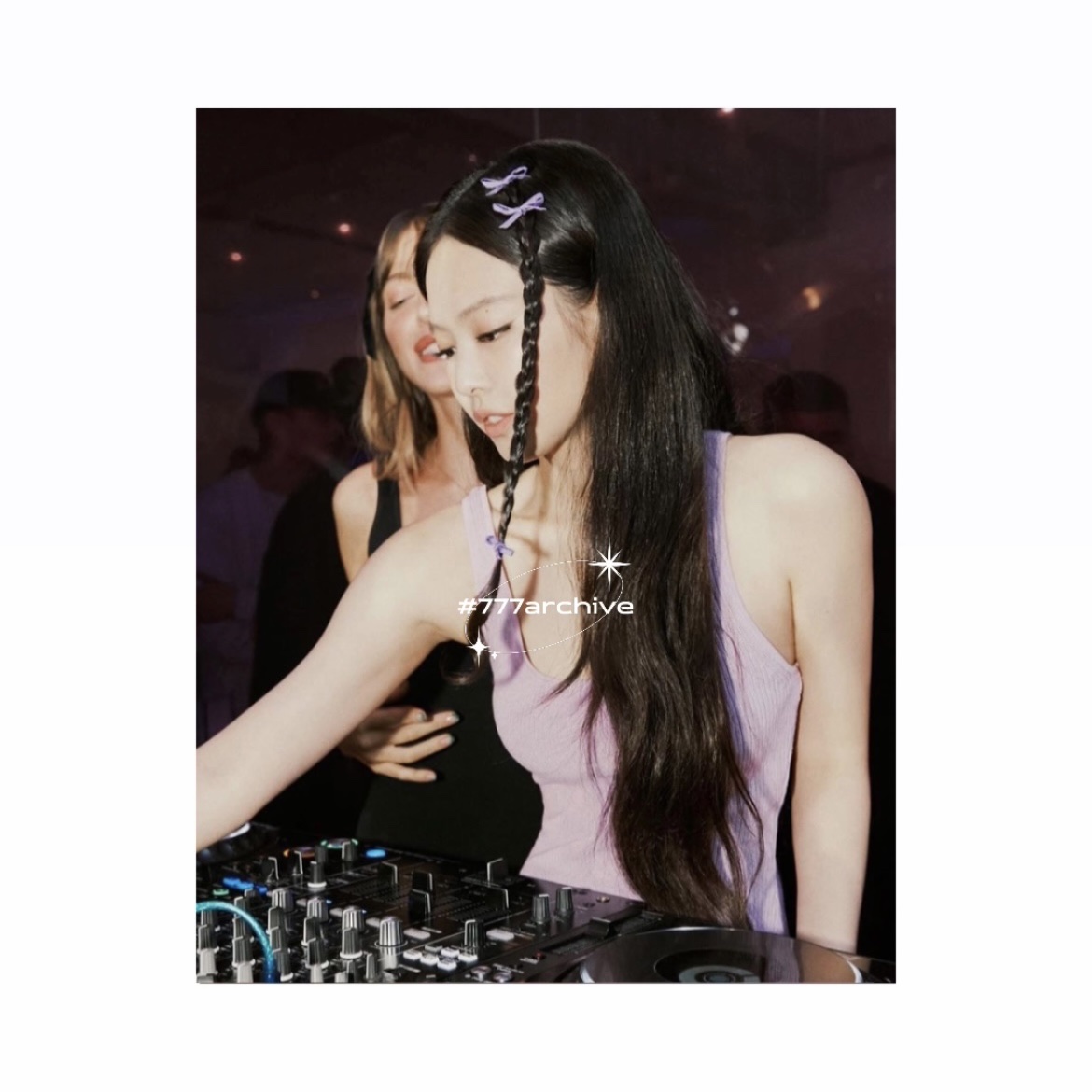 (W) Calvin Klein x Jennie Slim Fit Scoop Neck Mini Dress Sheer Lilac 착용 스타일 - 3