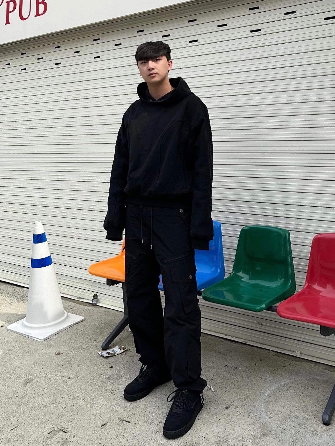 Nike x Stussy Air Force 1 Low Triple Black 착용 스타일 - 1