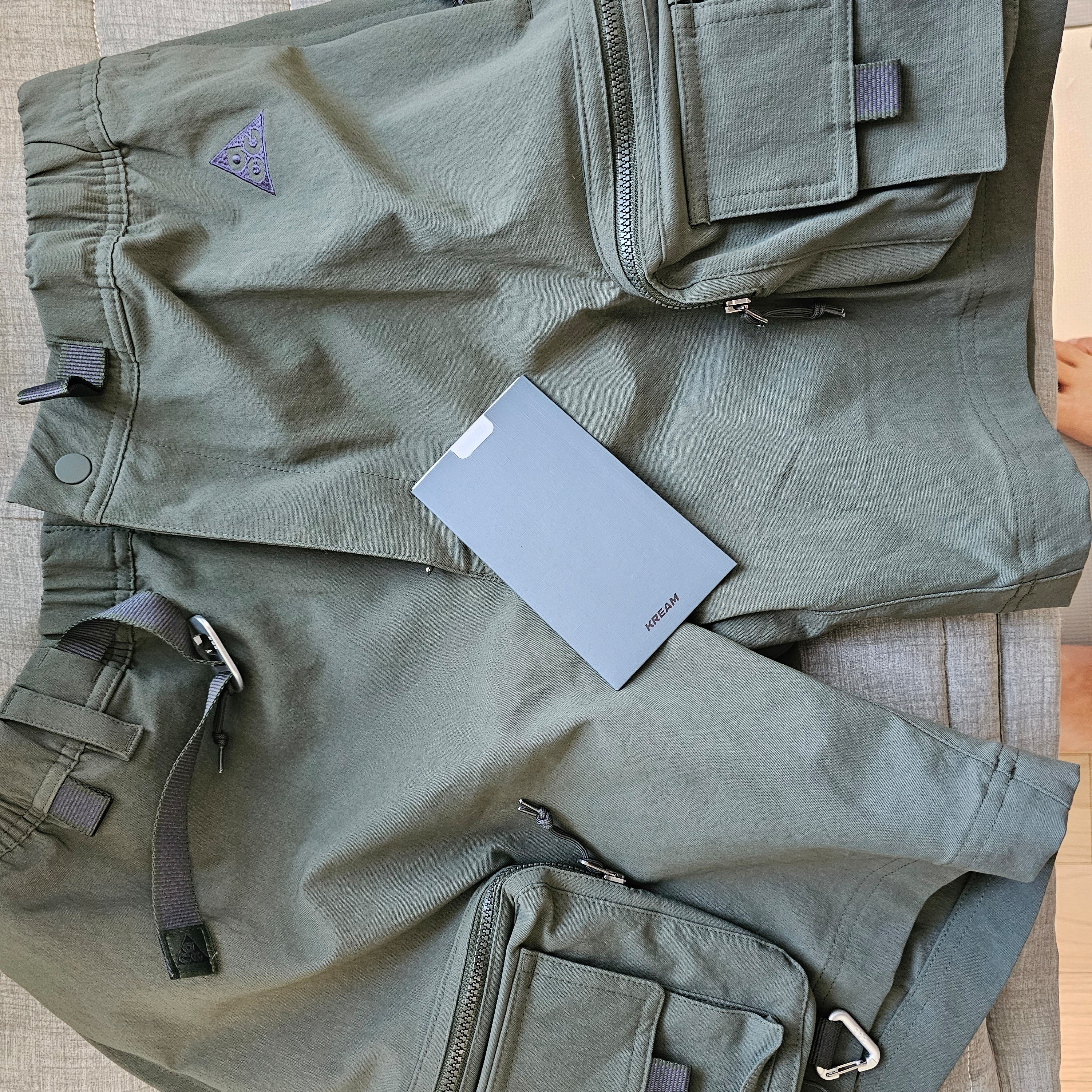 Nike ACG Cargo Shorts Sequoia - Asia 착용 스타일 - 1